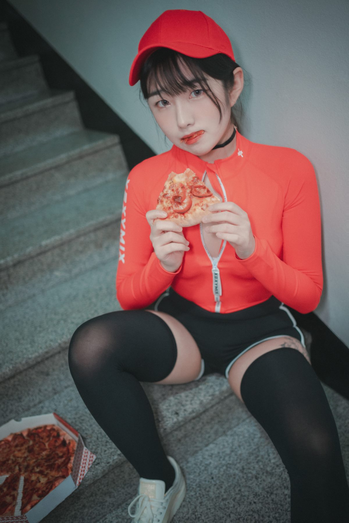 DJAWA Sonson 손손 Pizza Girl 070