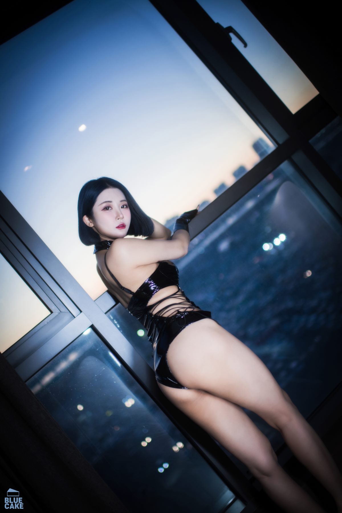 BLUECAKE Bomi 보미 City of Night 5 3779201453.jpg