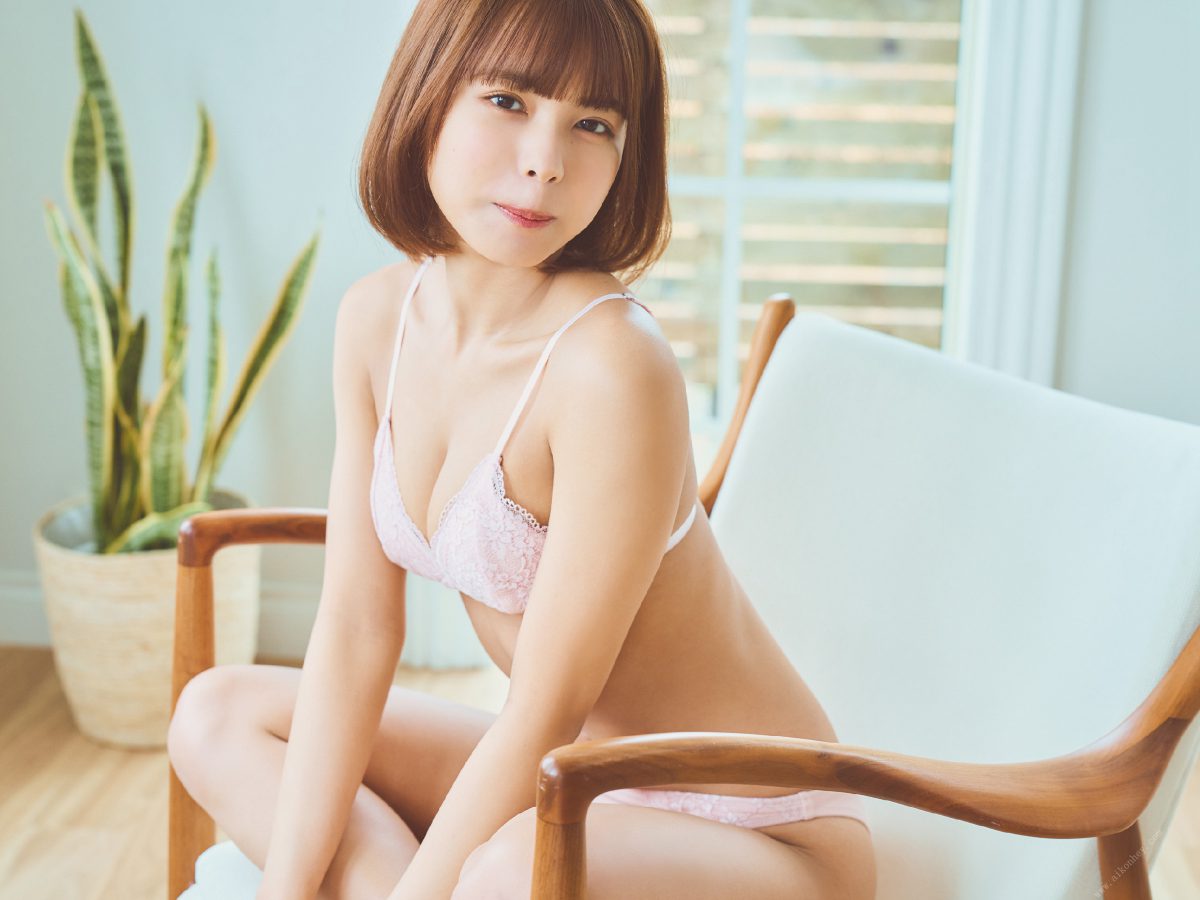 FLASH Photobook 2022 05 13 Amisa Miyazaki 宮崎あみさ Little devil girlfriend 小悪魔な彼女 6 7 0242861414.jpg