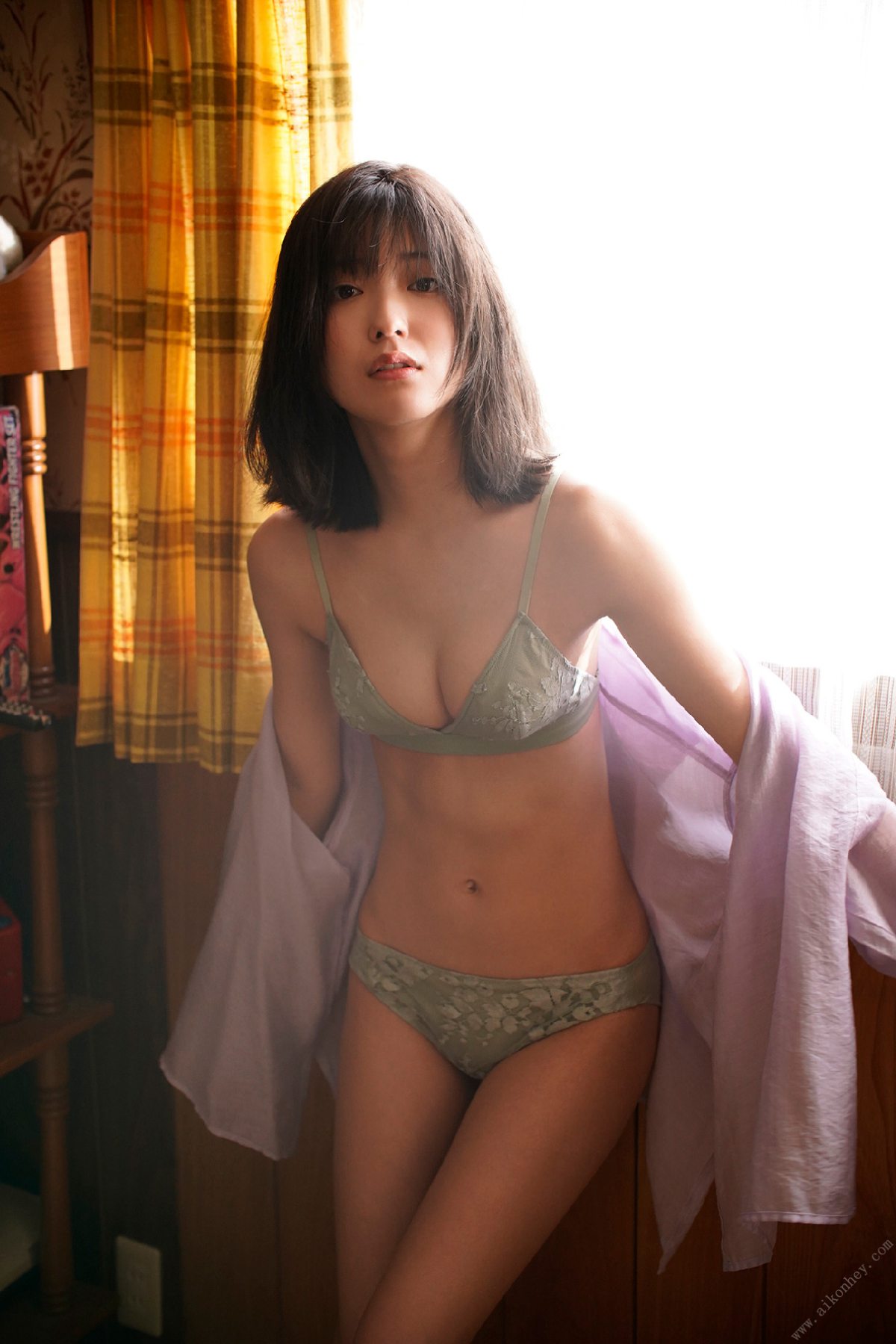 FLASH Photobook 2022 05 31 Mio Kudo 工藤美桜 Early Summer Luster 初夏の艶 0014 2272717051.jpg