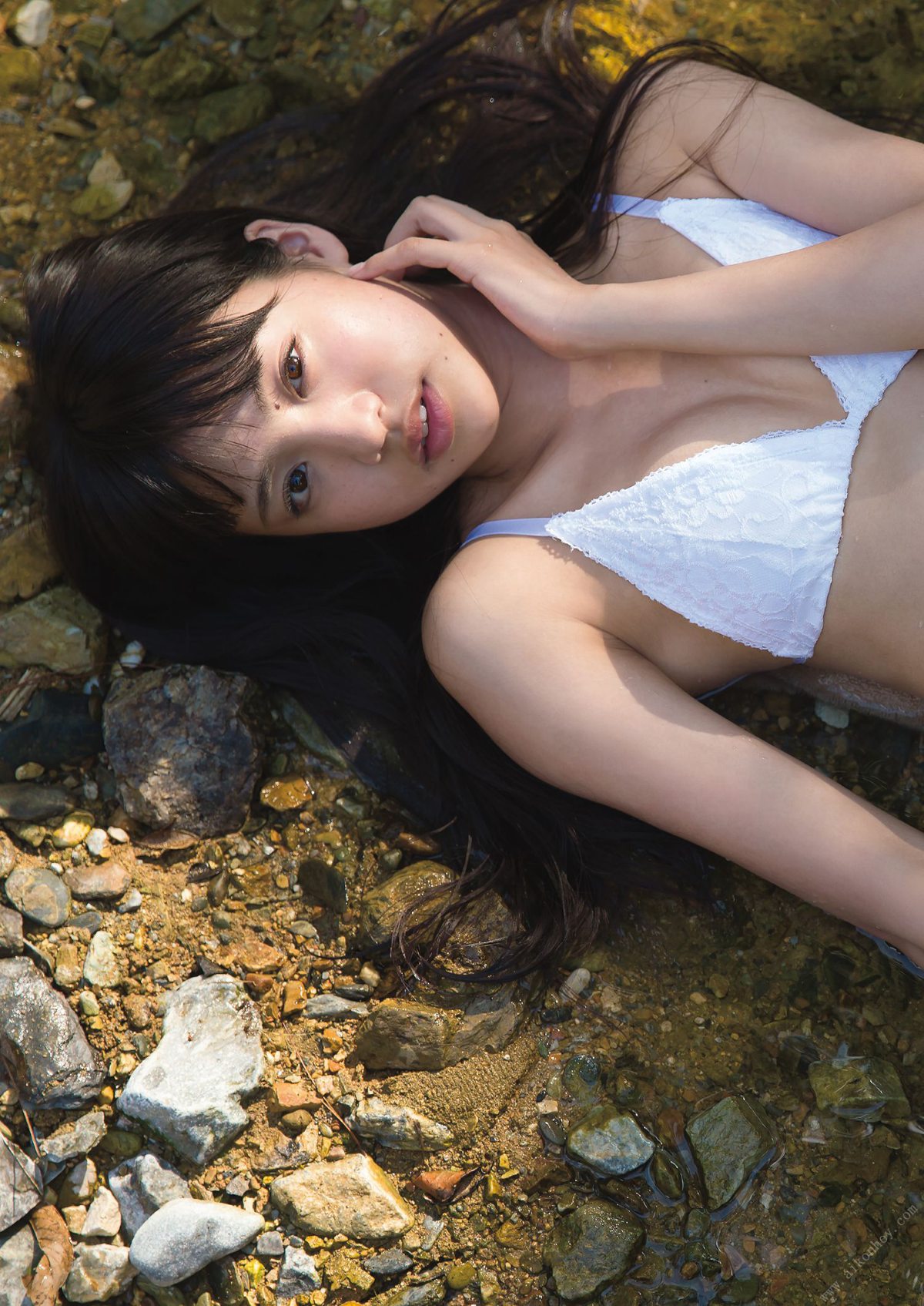 Photobook 2014 09 22 Yuumi Shida 志田友美 1st Photobook YUUMI 00105 5329642728.jpg