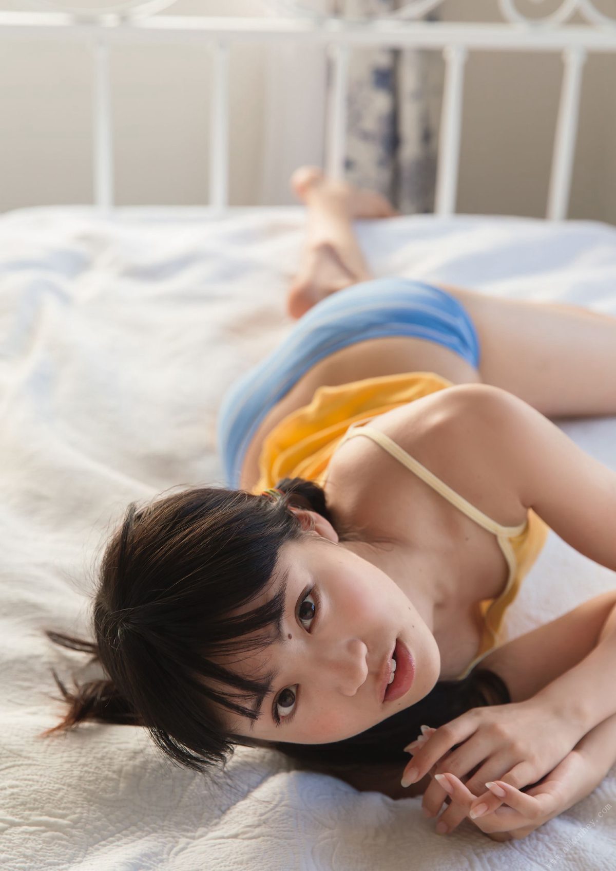 Photobook 2014 09 22 Yuumi Shida 志田友美 1st Photobook YUUMI 0050 5300493175.jpg