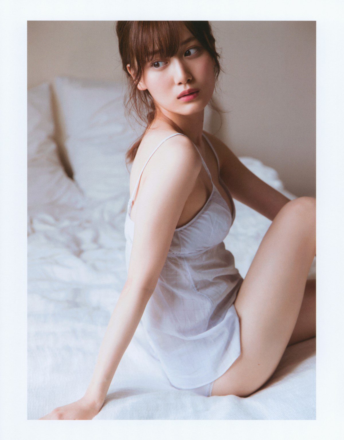 Photobook 乃木坂46 山下美月1st写真集 忘れられない人 B 00112 4877501499.jpg