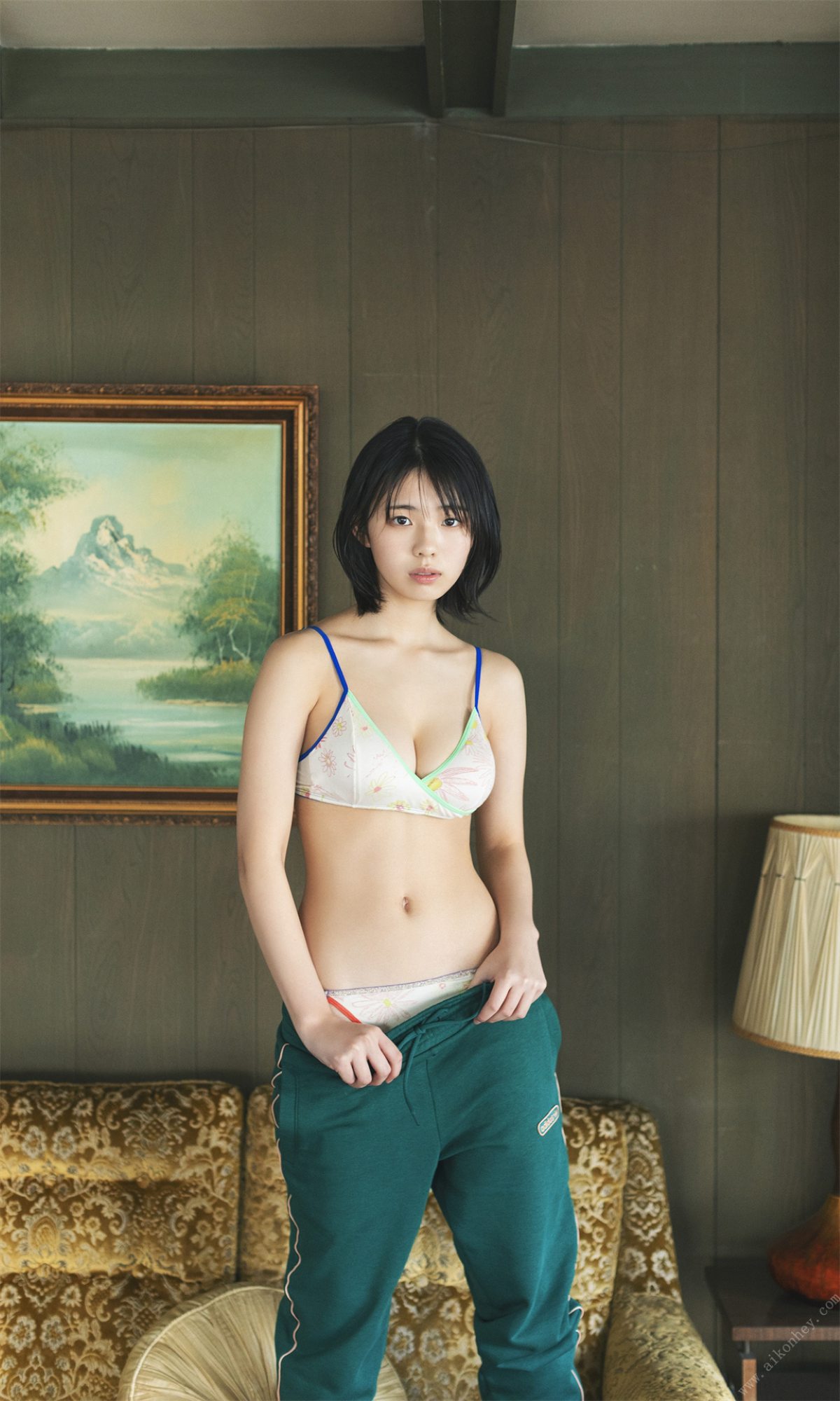 Weekly Photobook 2022 03 14 Hina Kikuchi 菊地姫奈 Harumeku honomeku 春めく、ほのめく 0012 7969945652.jpg