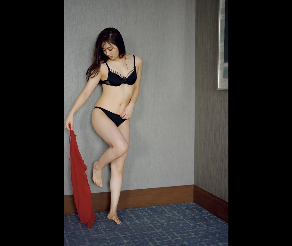 FRIDAY Digital Photobook Kazusa Okuyama 奥山かずさ Secret meeting suite room 密会スイートルーム 2021 03 12 0030 1763227184.jpg