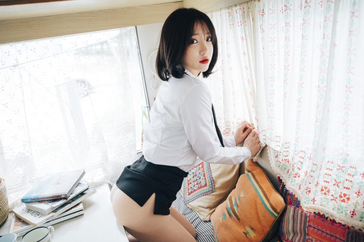 Loozy Officegirls Vacation Vol 2 Son Ye Eun 손예은 0009 3573574640.jpg