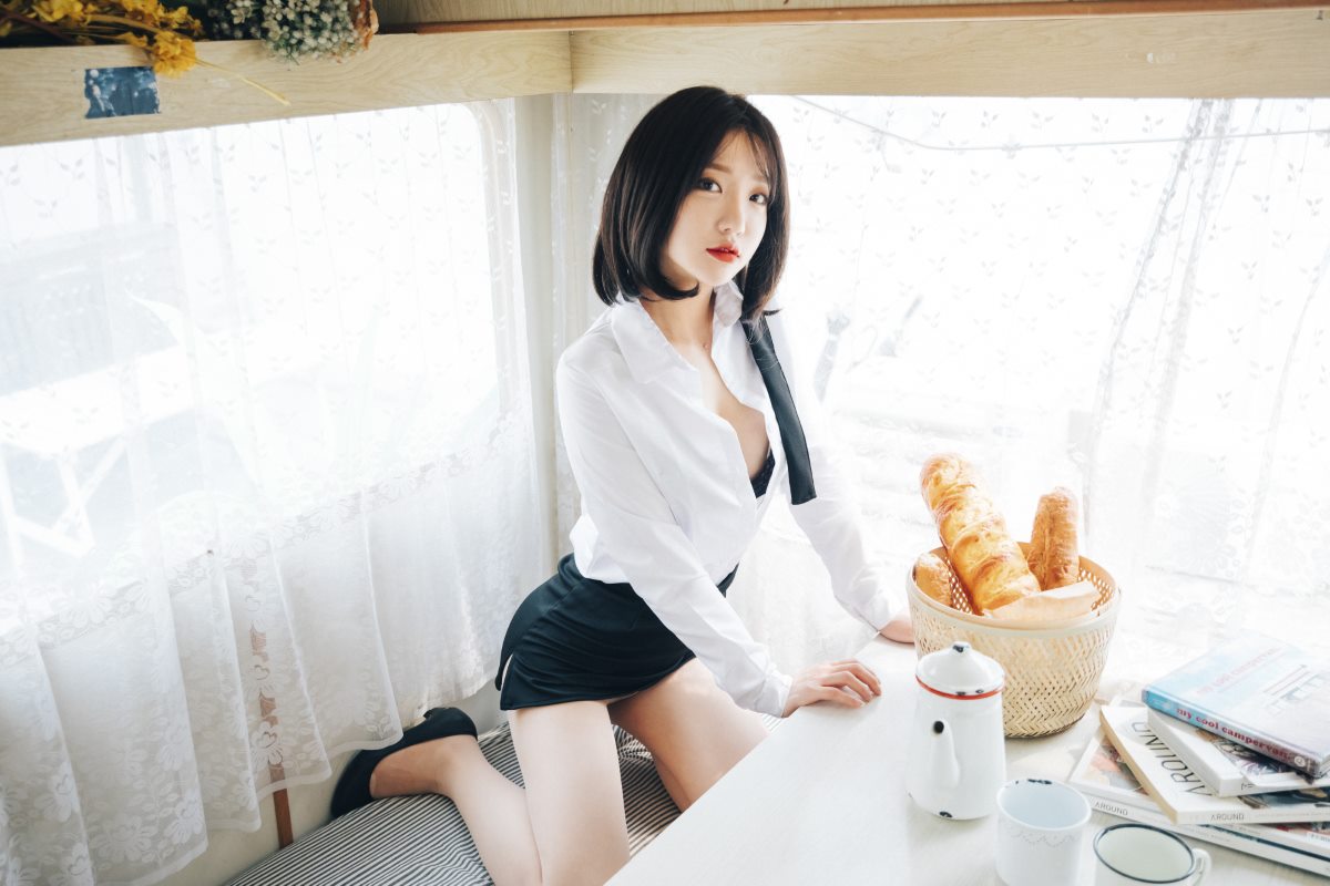 Loozy Officegirls Vacation Vol 2 Son Ye Eun 손예은 0013 5575403708.jpg