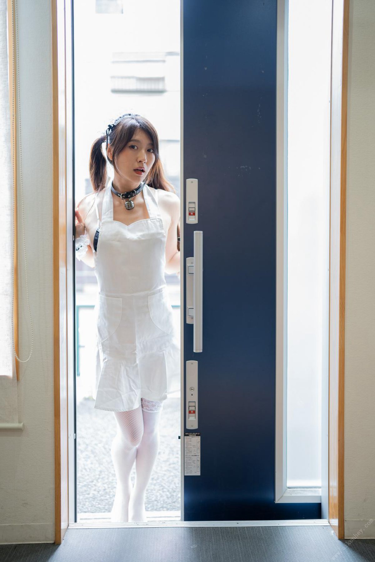 Photobook Aimi あいみ The maid who suddenly came to my house has no motivation 僕の家に突然やって来たメイドは、全くやる気がない 2021 10 15 A 0009 9891085577.jpg