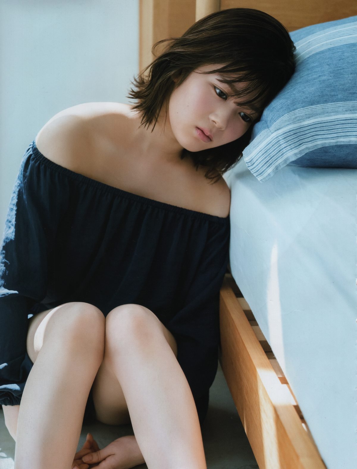 Photobook Keyakizaka46 Photobook – 21nin no Mikansei 欅坂46 ファースト写真集 21人の未完成 A 0112 8515943094.jpg