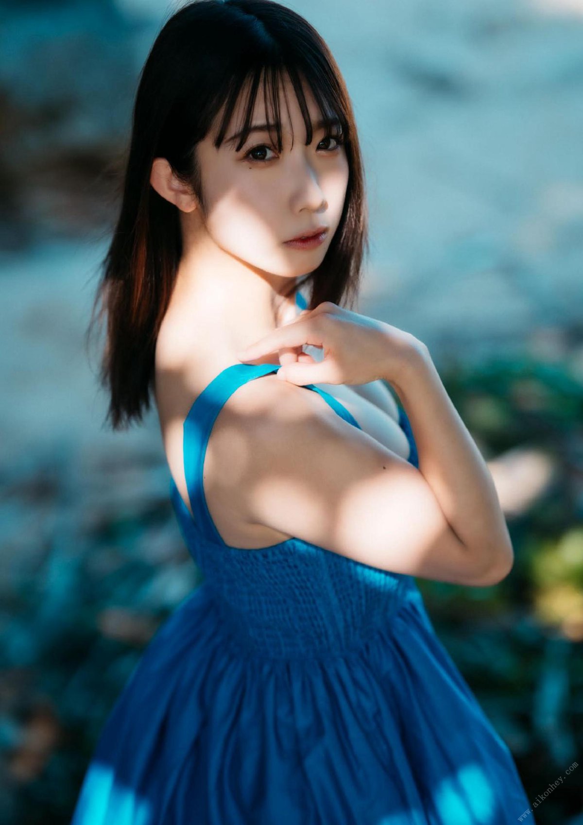 Photobook Momo Taiga 大河もも Vibrant  2021 12 28 A 0007 7767286376.jpg