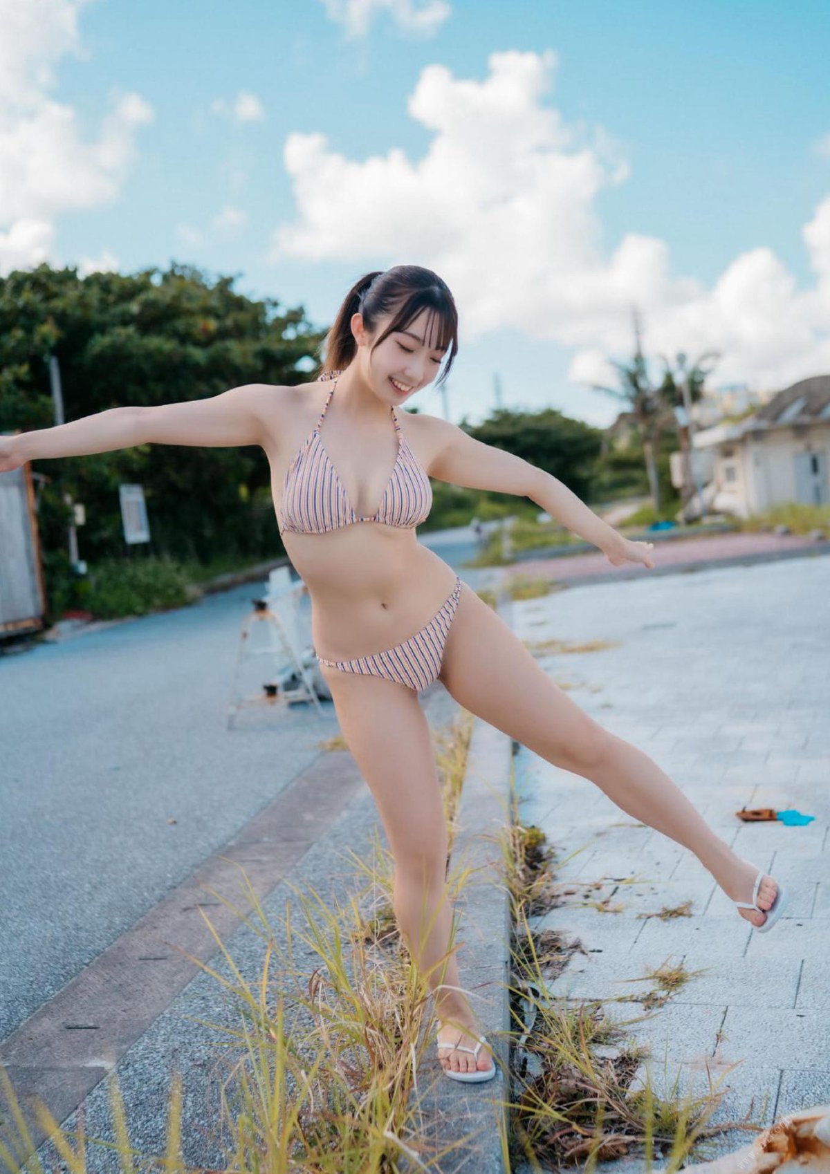 Photobook Momo Taiga 大河もも Vibrant  2021 12 28 B 0003 1953244790.jpg