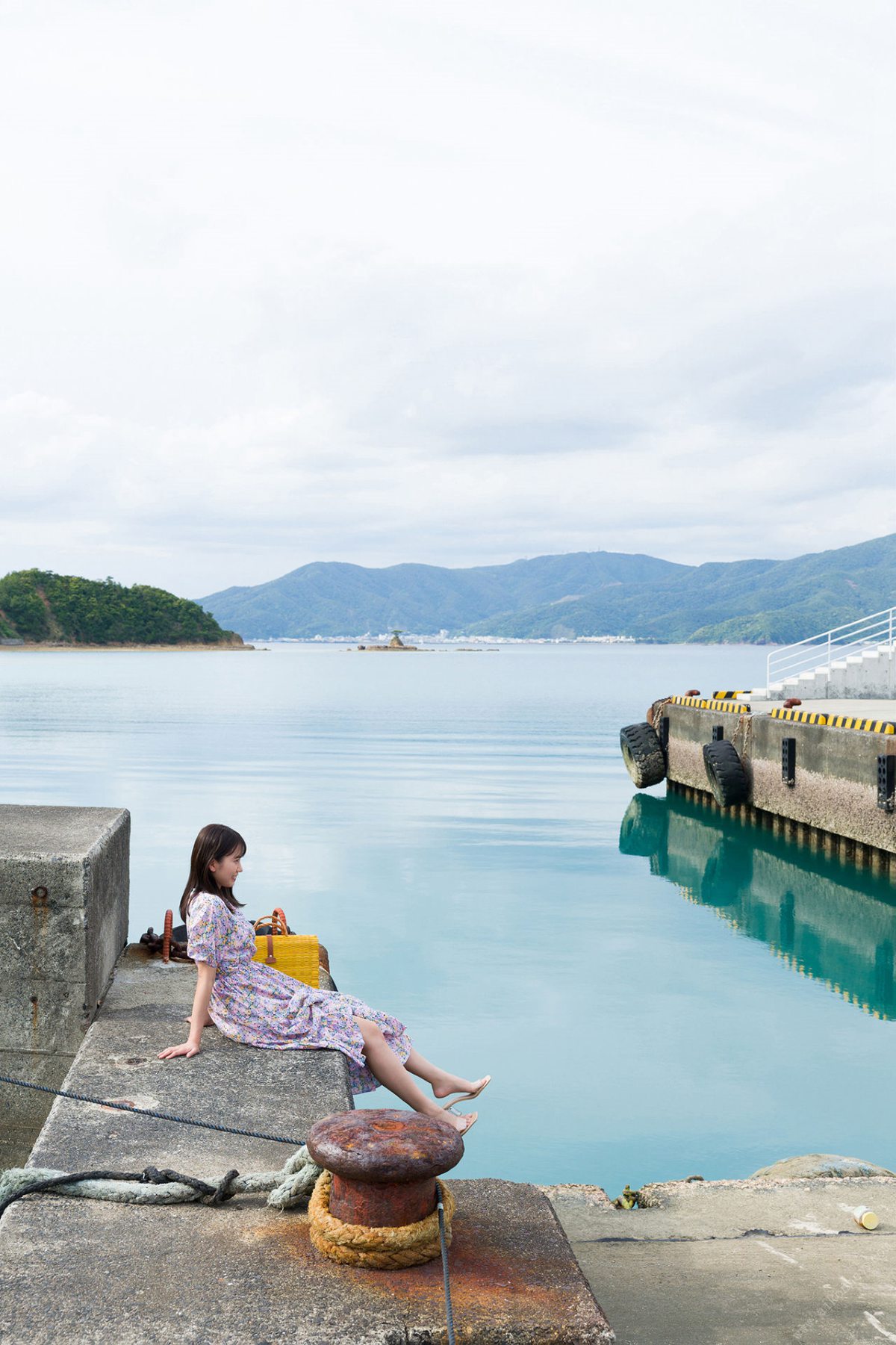 Photobook Nene Shida 志田音々 1st Photobook nene Maruttorippu nene－まるっとりっぷ－ 2022 07 14 0061 1583155667.jpg