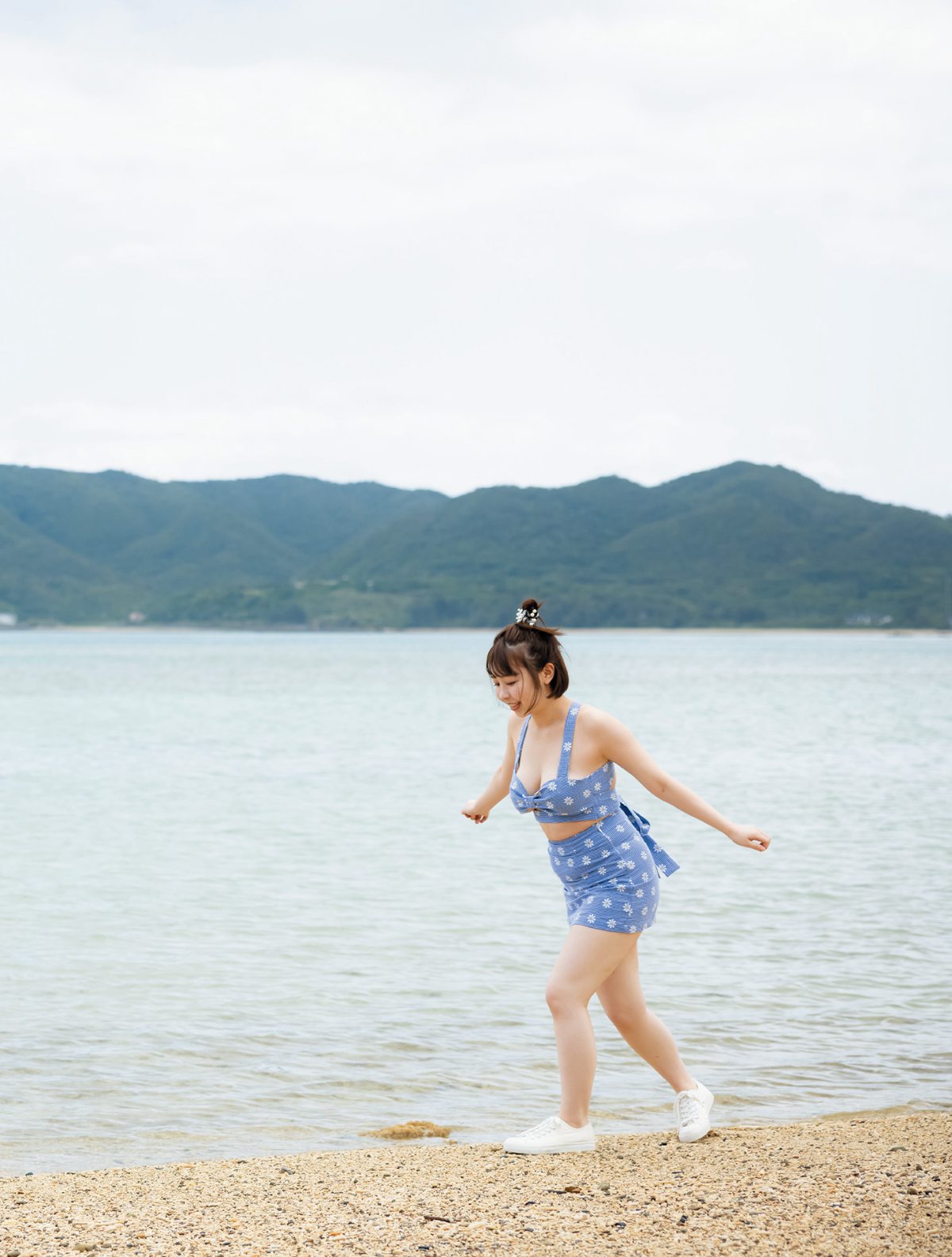 Photobook Riho Shishido 宍戸里帆 1st Photobook Pure report ピュアりぽーと 2022 07 30 0014 5738270810.jpg