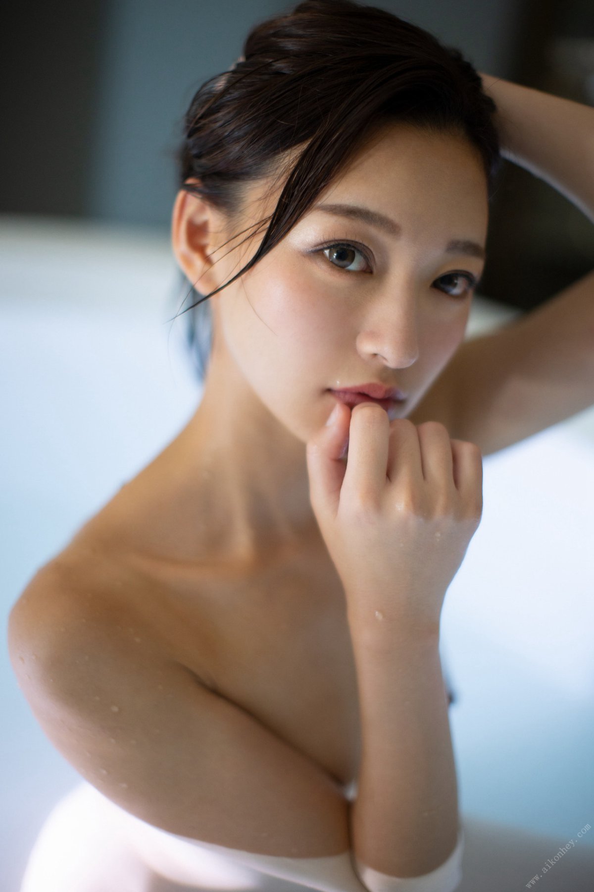 Photobook Yu Rukawa 流川夕 First naked First take off はじめての裸 初脱ぎ 2021 10 15 B 0059 7114591258.jpg