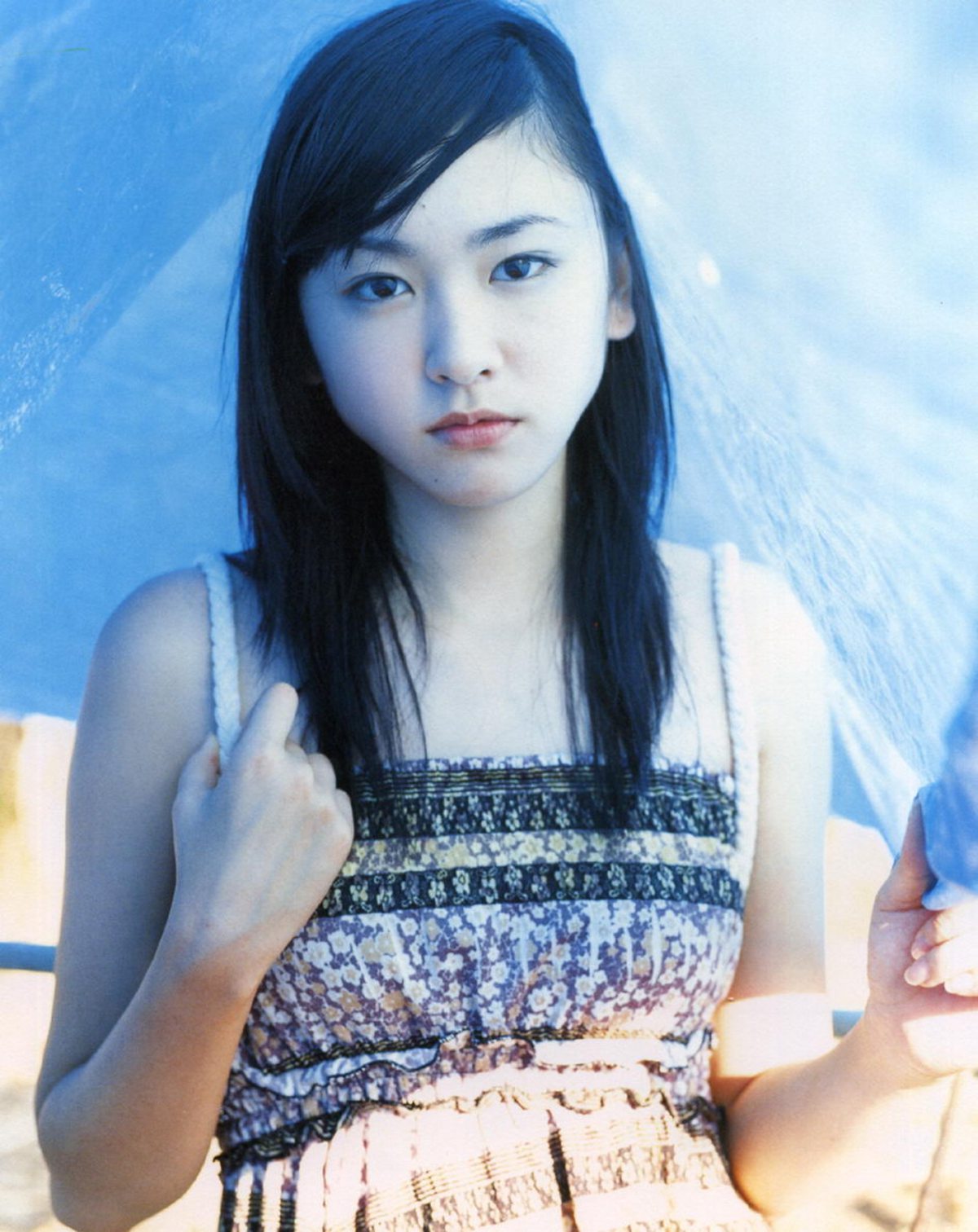 Photobook Yui Aragaki 新垣結衣 Chura Chura ちゅら ちゅら 2006 03 03 0046 2126727301.jpg