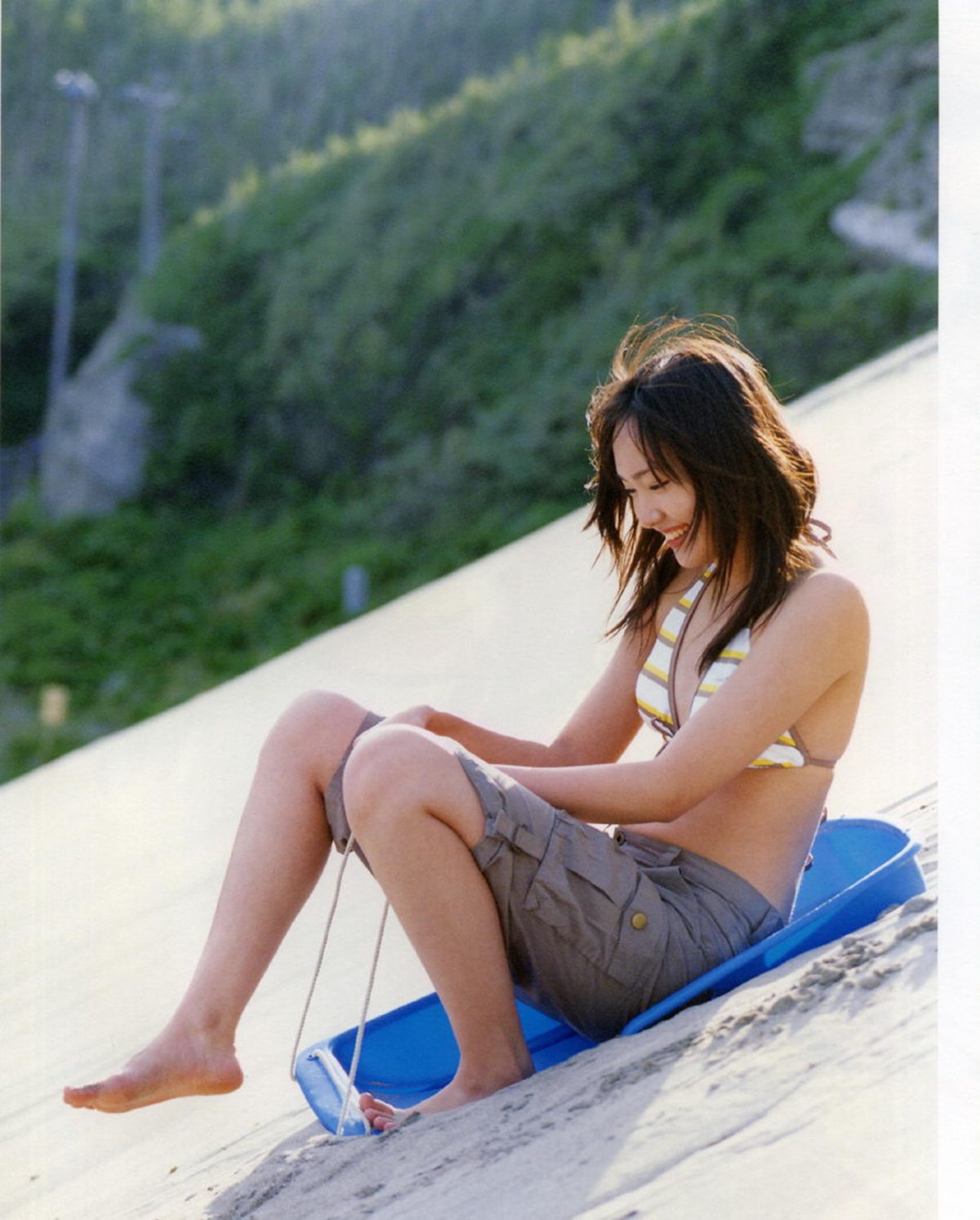 Photobook Yui Aragaki 新垣結衣 Chura Chura ちゅら ちゅら 2006 03 03 0093 4345816211.jpg