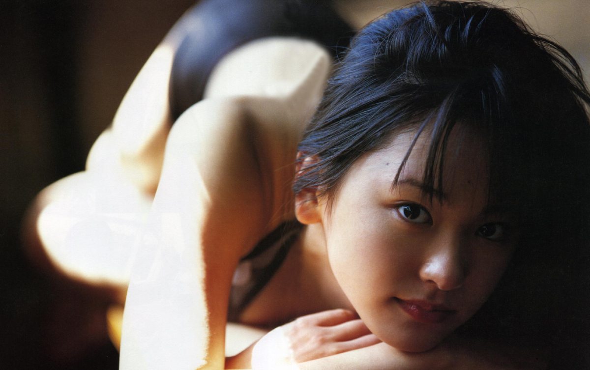 Photobook Yui Aragaki 新垣結衣 Chura Chura ちゅら ちゅら 2006 03 03 0105 4678725994.jpg