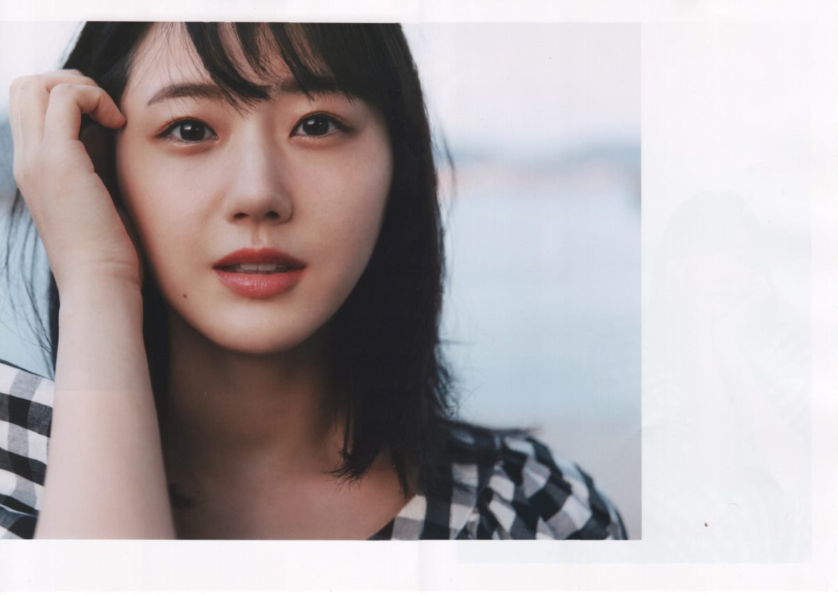 Photobook Yumiko Takino 瀧野由美子 1st Photobook I dont know you well yet 君のことをまだよく知らない 2021 09 22 0060 1951377287.jpg