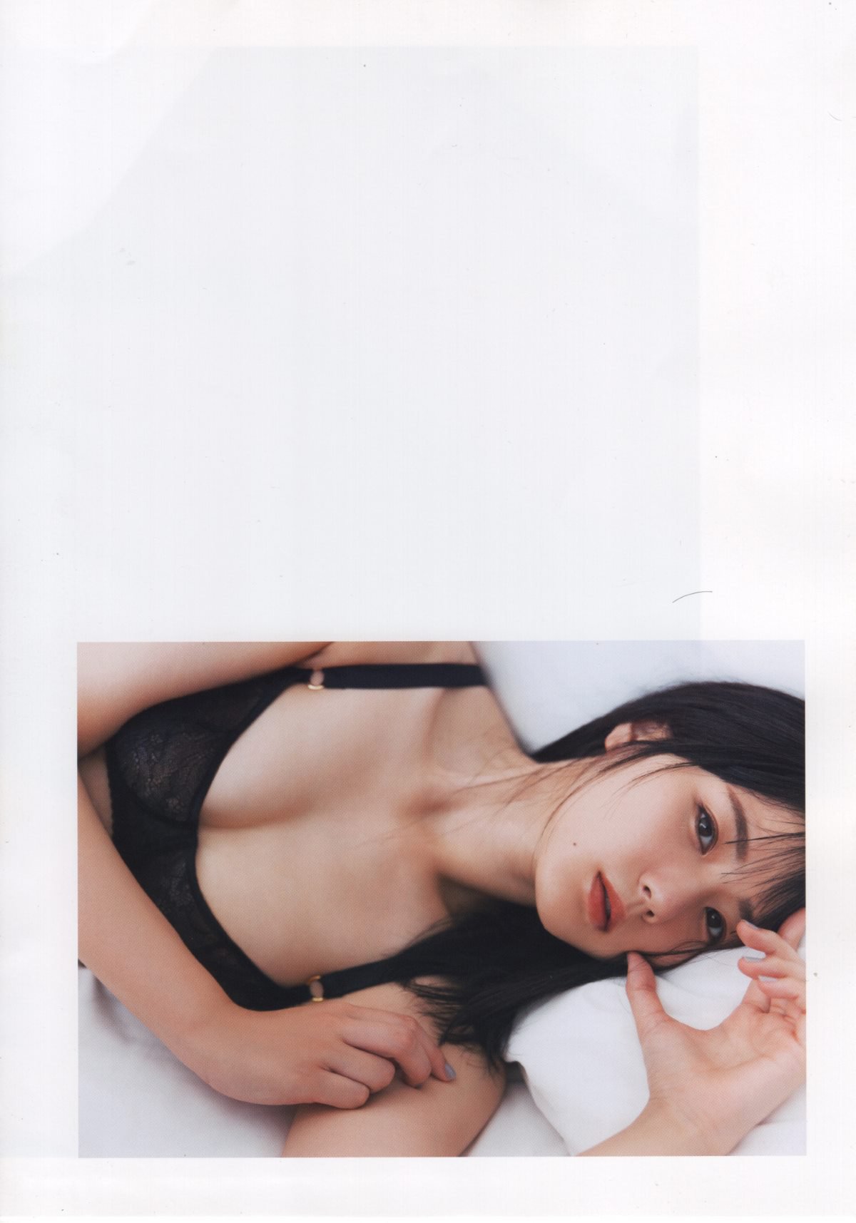 Photobook Yumiko Takino 瀧野由美子 1st Photobook I dont know you well yet 君のことをまだよく知らない 2021 09 22 0096 1194248903.jpg