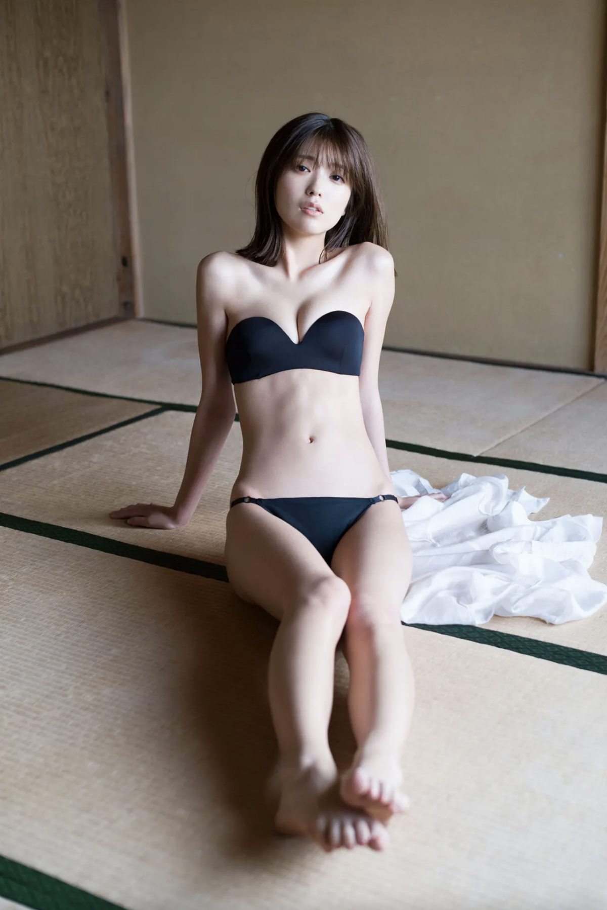 Photobook 工藤美桜 センチメンタルな柔肌 FRIDAYデジタル写真集 No Watermark 0087 5907283014.jpg