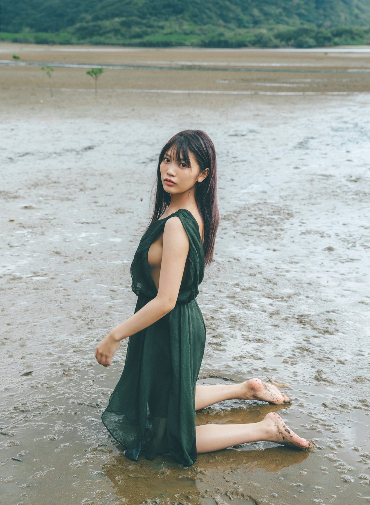 Photobook 松下玲緒菜2nd写真集 in the seasons 0114 1198841754.jpg