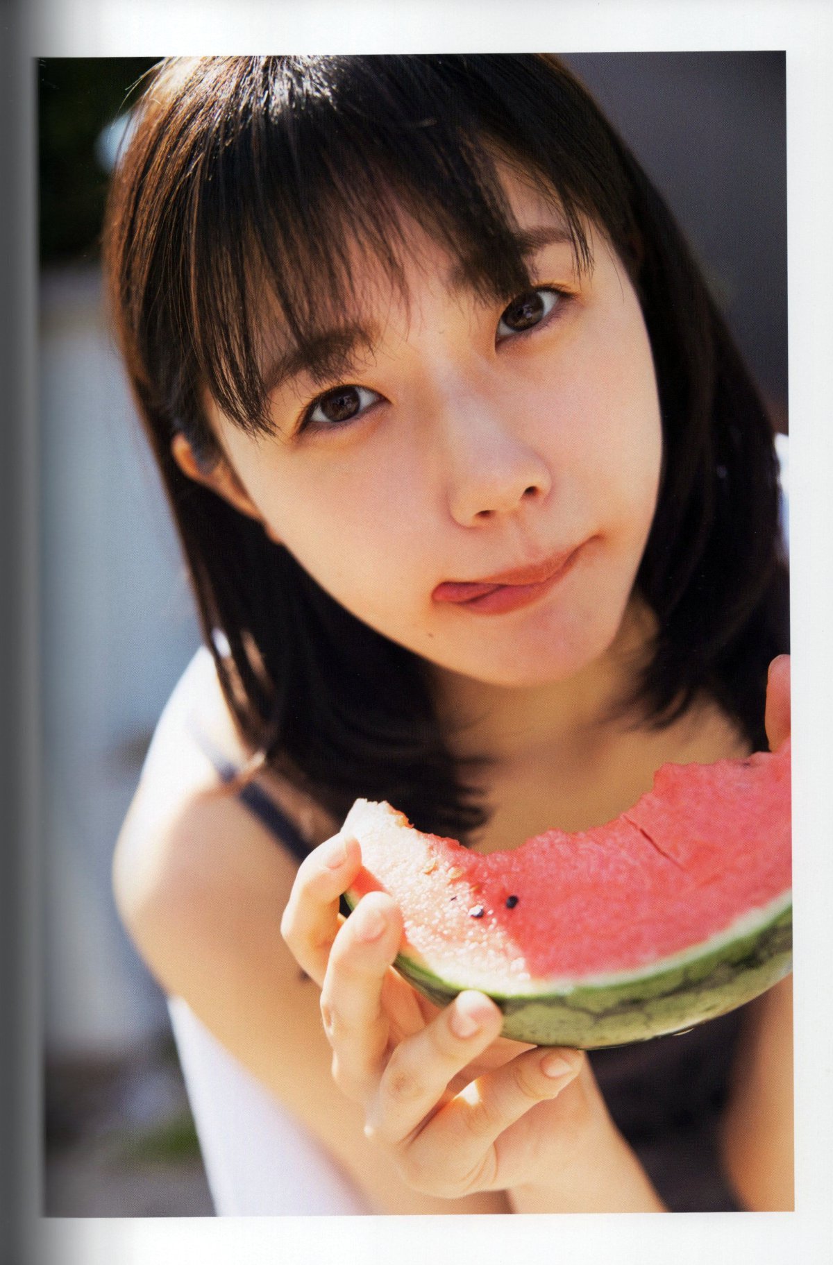 Photobook 瀧野由美子1st写真集 君のことをまだよく知らない 0054 6483584210.jpg