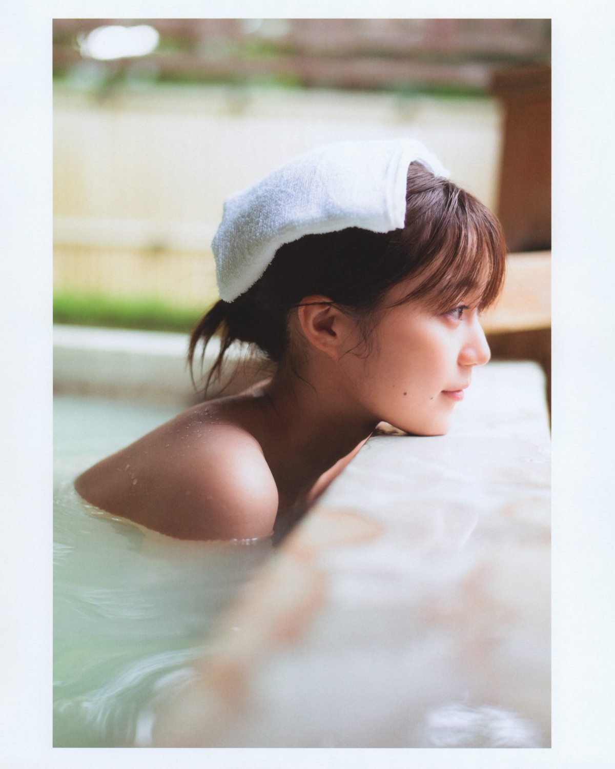 Photobook 生田絵梨花 乃木坂46卒業記念メモリアルブック カノン 0031 4205772528.jpg