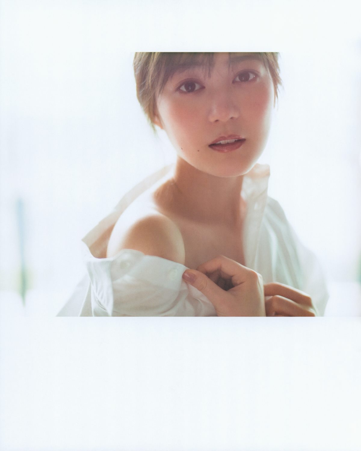 Photobook 生田絵梨花 乃木坂46卒業記念メモリアルブック カノン 0092 0193342702.jpg