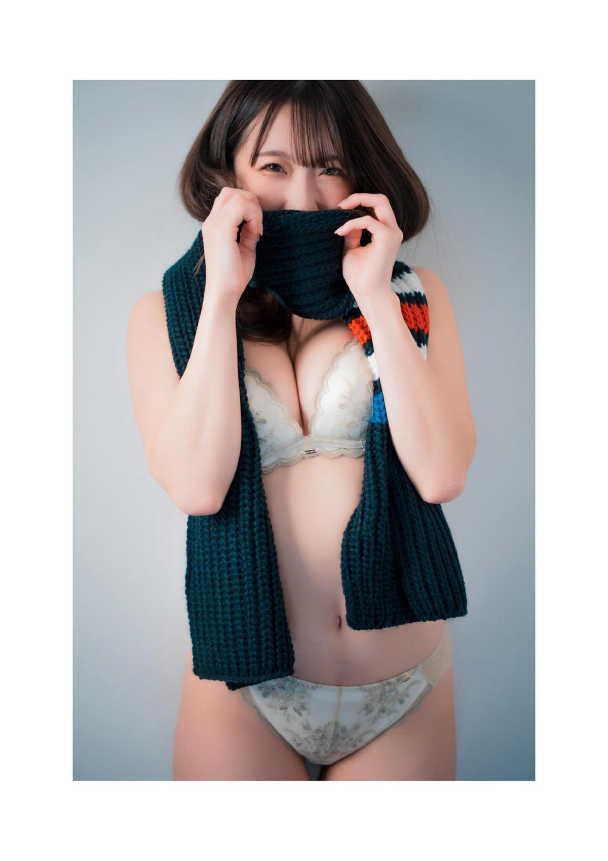 Photobook 白肌姫 大河もも温泉グラビア写真集 Wunder_Publishing_House 0084 7519252436.jpg