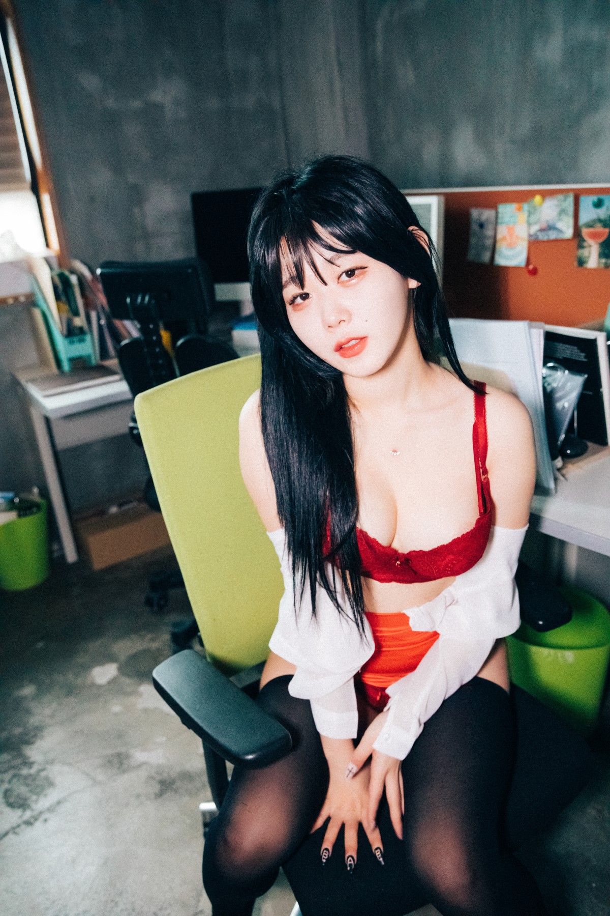 Loozy Zia 지아 Office slave B 0010 3115325003.jpg