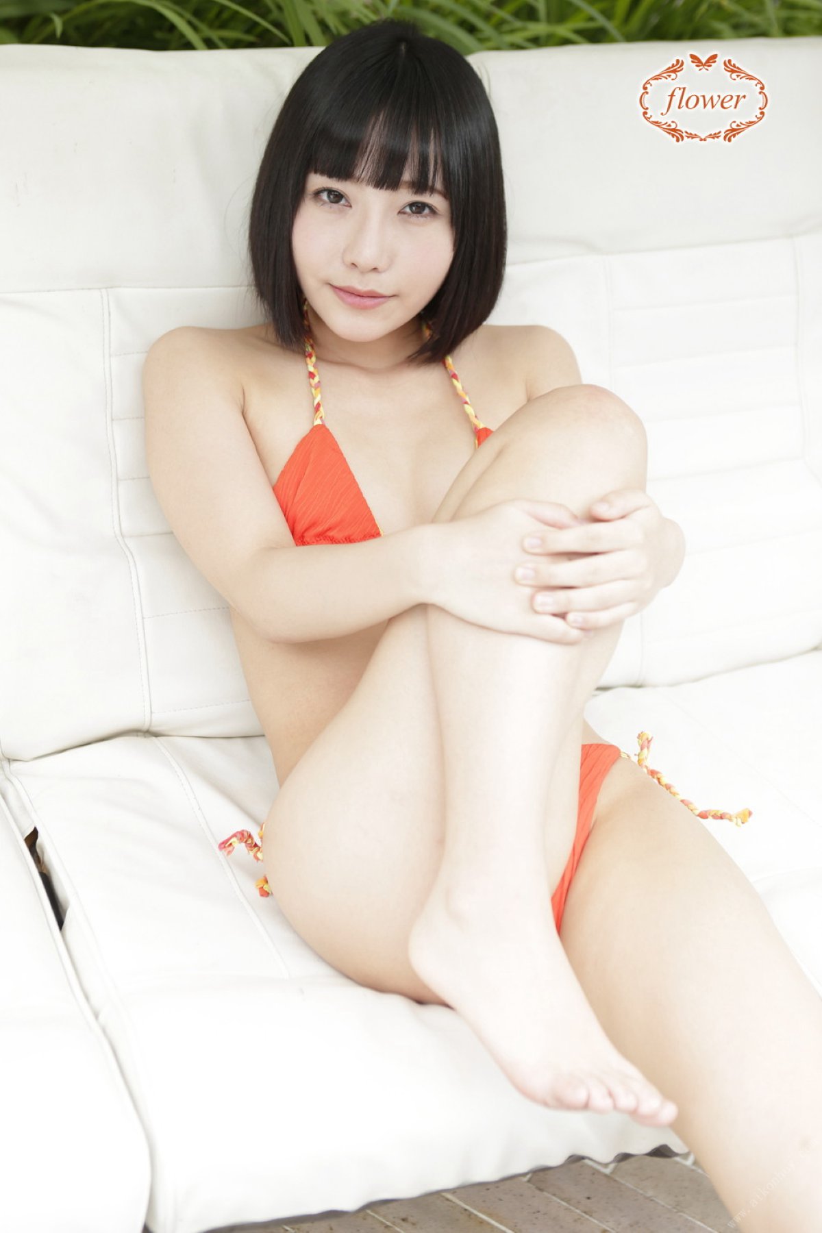 Photobook FLOWER Yui Shirasaka 白坂有以 Vol 01 0013 4900392422.jpg