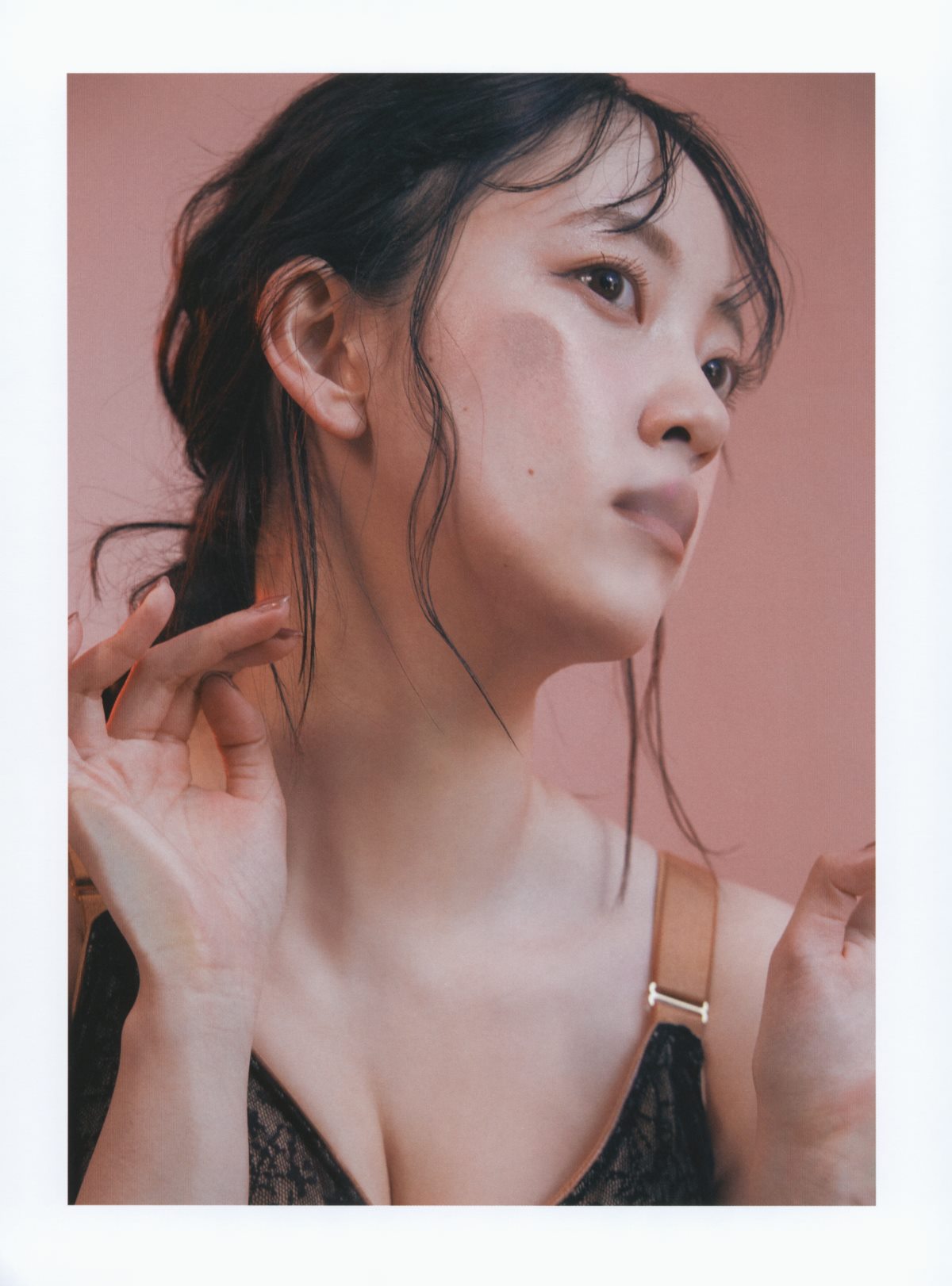 Photobook 乃木坂46卒業記念 堀 未央奈 1stフォトブック いつのまにか 0083 8232117826.jpg