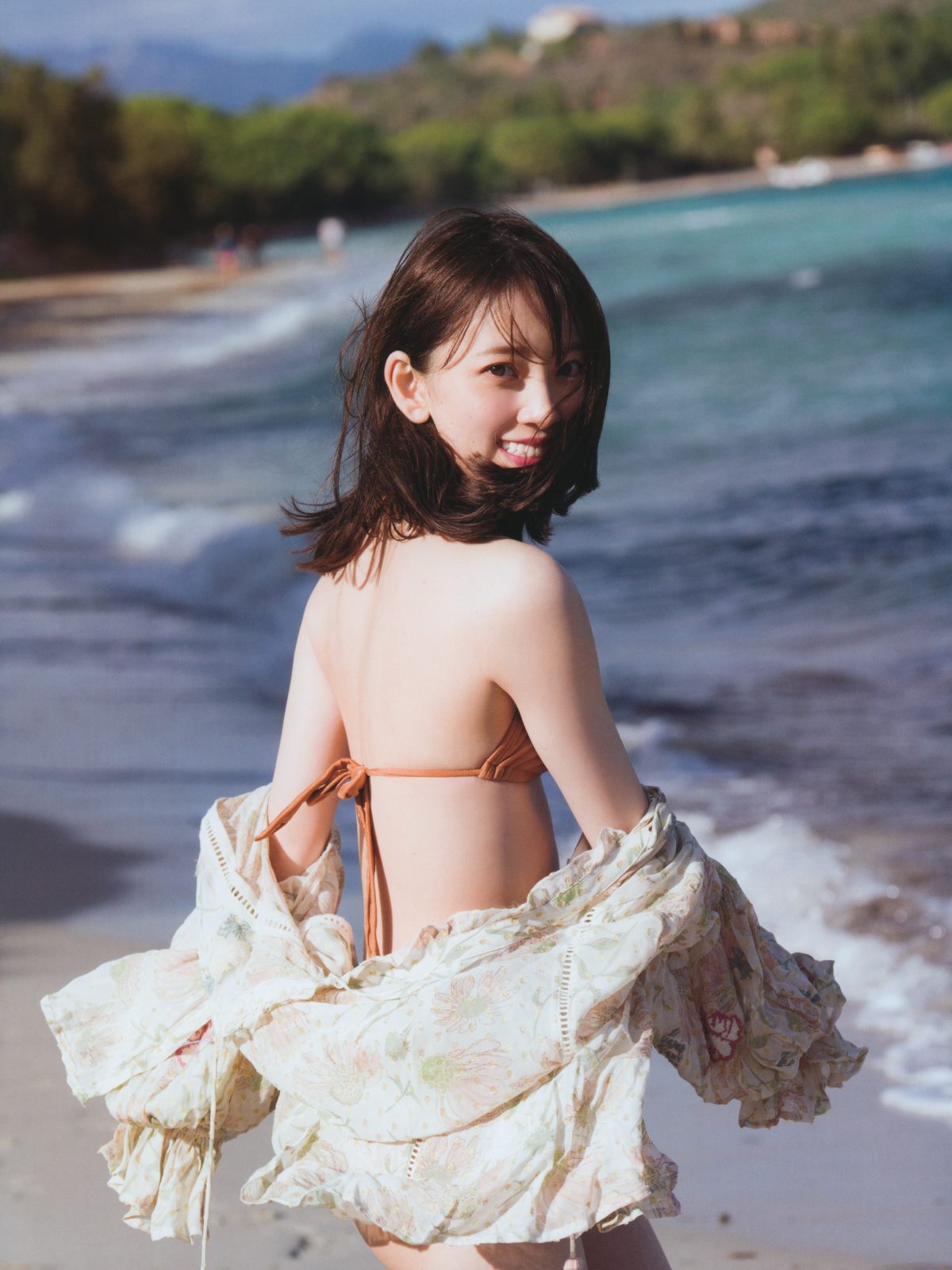 Photobook 堀未央奈 2nd写真集 いつかの待ち合わせ場所 0052 7319149370.jpg