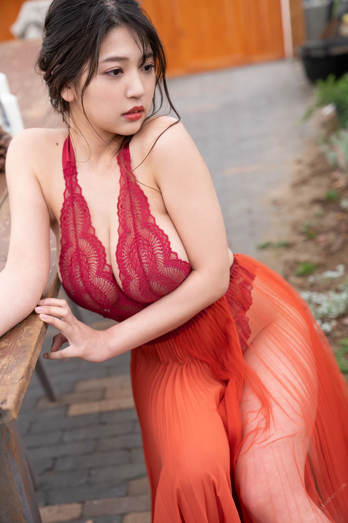 Photobook 藤乃あおい 愛が止まらない 週刊ポストデジタル写真集 0015 8539765582.jpg