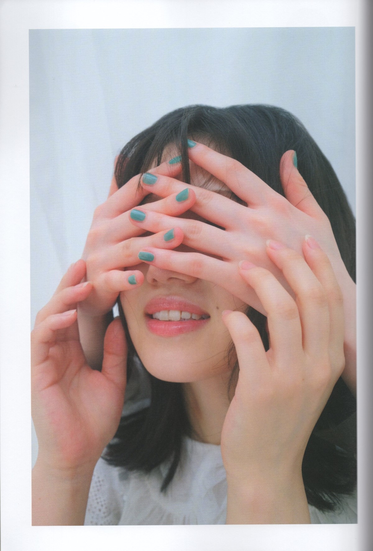 Photobook 2022 09 08 Yuiri Murayama 村山彩希 I Like Normal 0011 9943236792.jpg