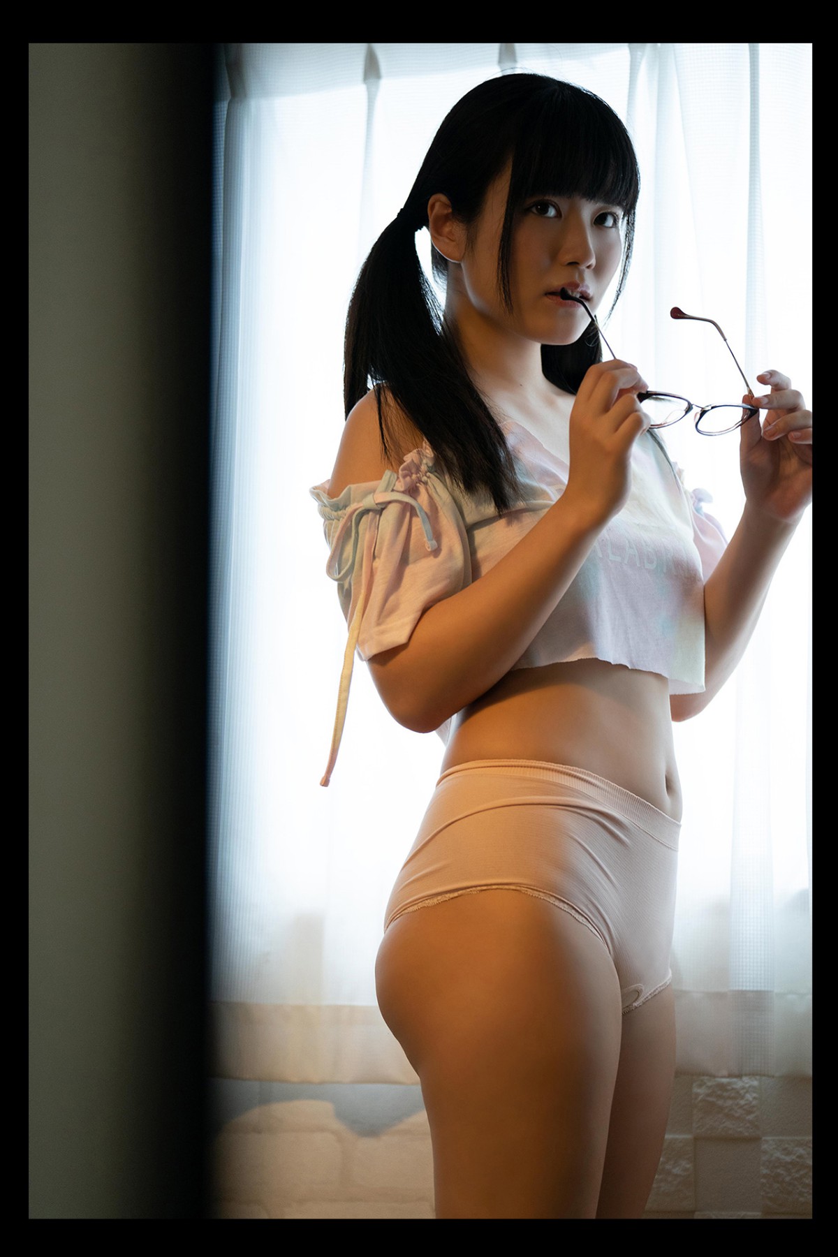 FLASH Photobook 2022 11 01 Umi Shinonome 東雲うみ Private Observation 0052 7049985054.jpg