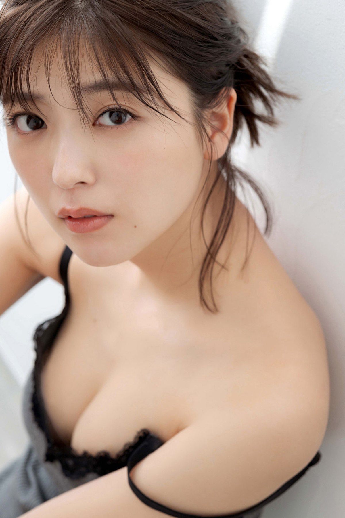 FRIDAY Digital Photobook Mio Kudo 工藤美桜 While Shining 0063 6815270206.jpg