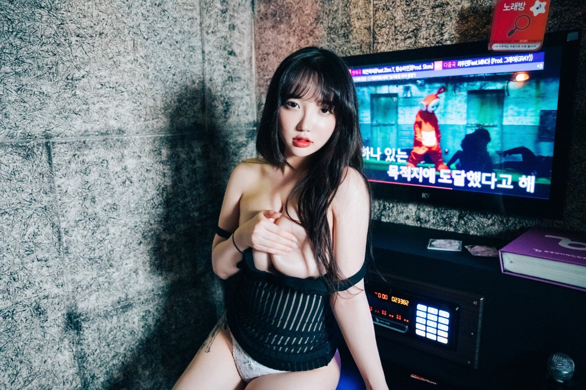 Loozy Son Ye Eun 손예은 Player S ver 0029 0792567527.jpg