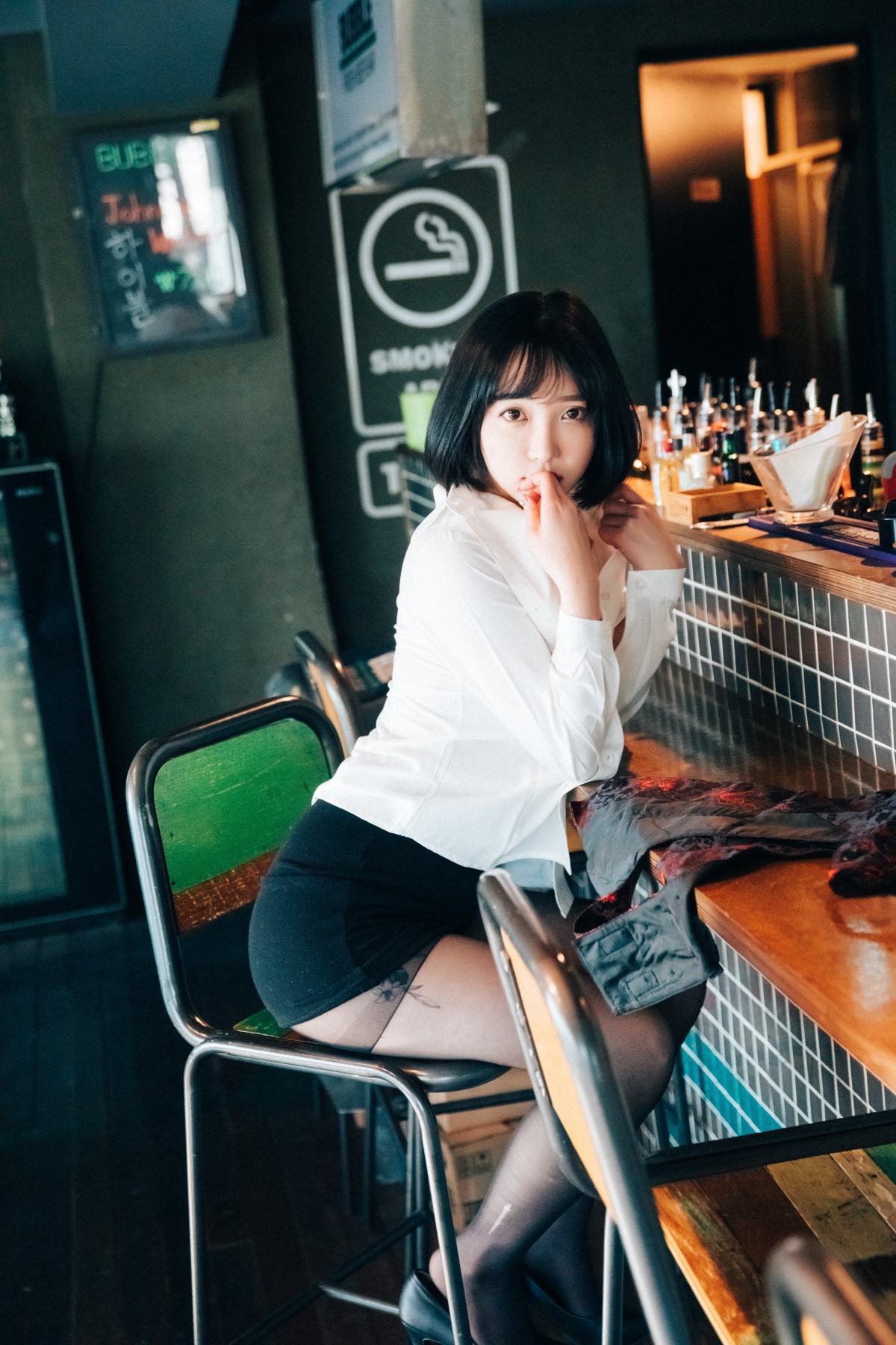 Loozy Son Ye Eun 손예은 Tainted Love Bar 0017 3676846492.jpg