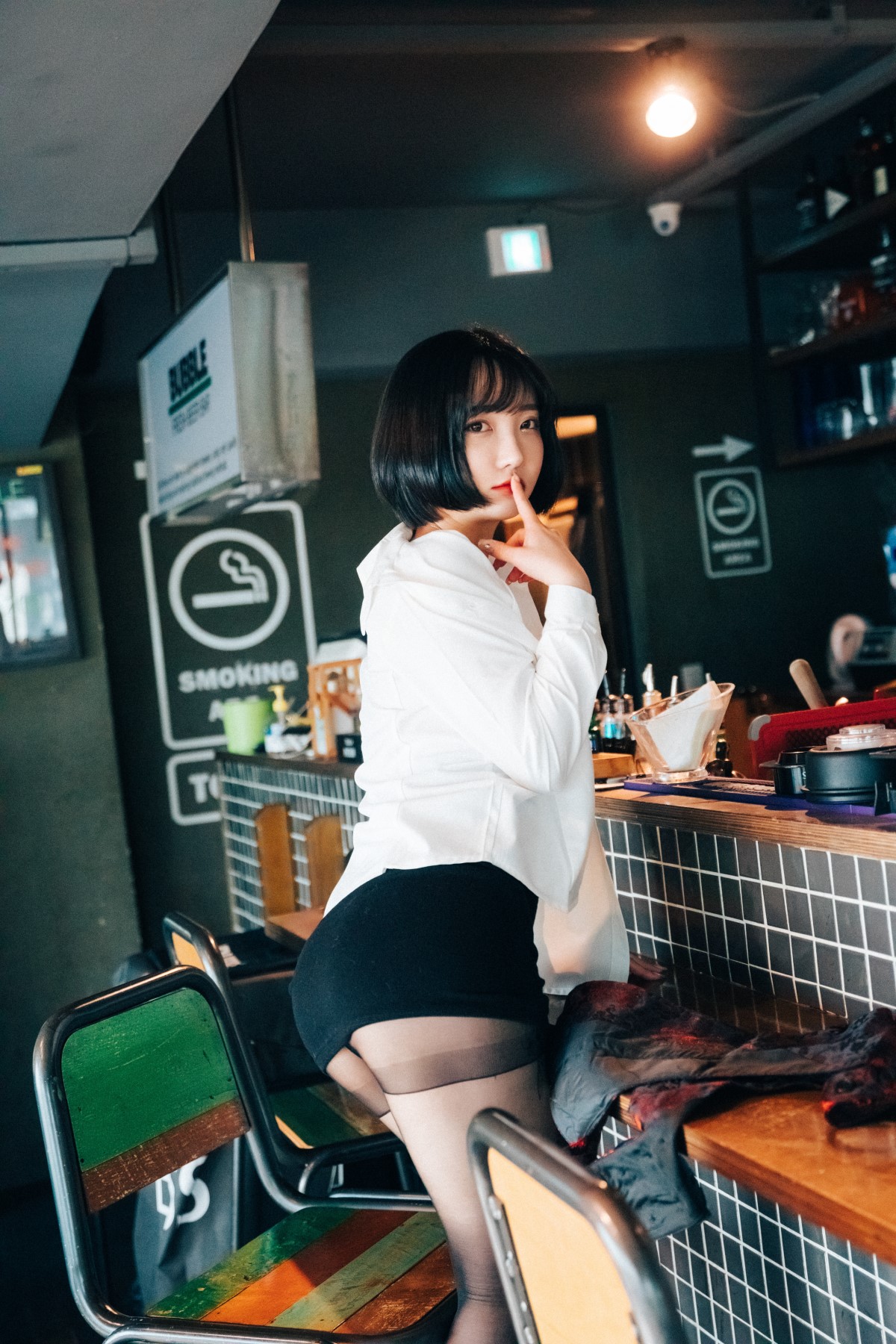 Loozy Son Ye Eun 손예은 Tainted Love Bar 0019 5040551338.jpg