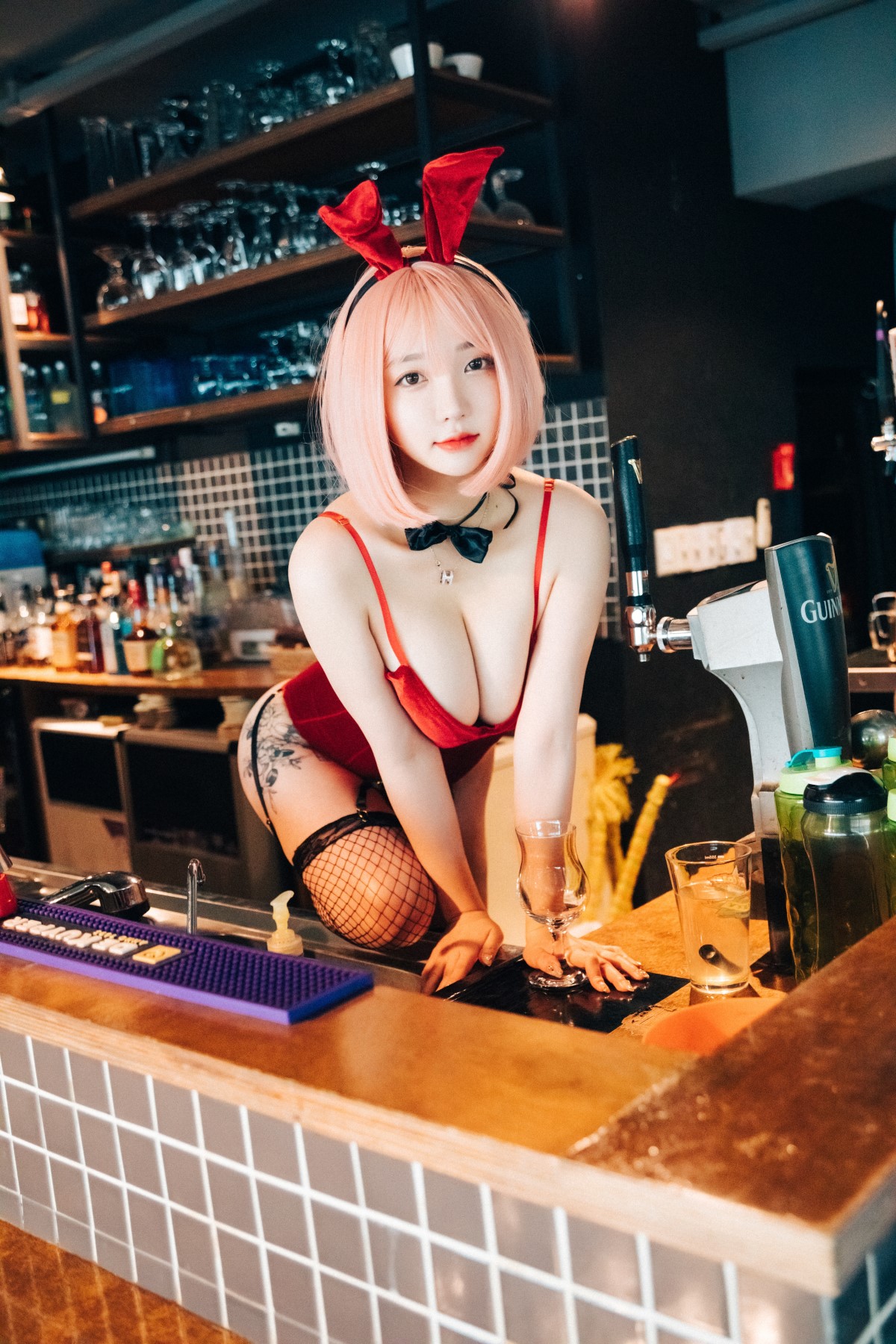 Loozy Son Ye Eun 손예은 Tainted Love Bar 0092 2416509895.jpg