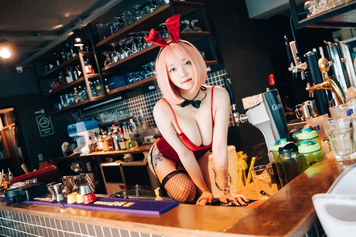 Loozy Son Ye Eun 손예은 Tainted Love Bar 0094 6715843703.jpg