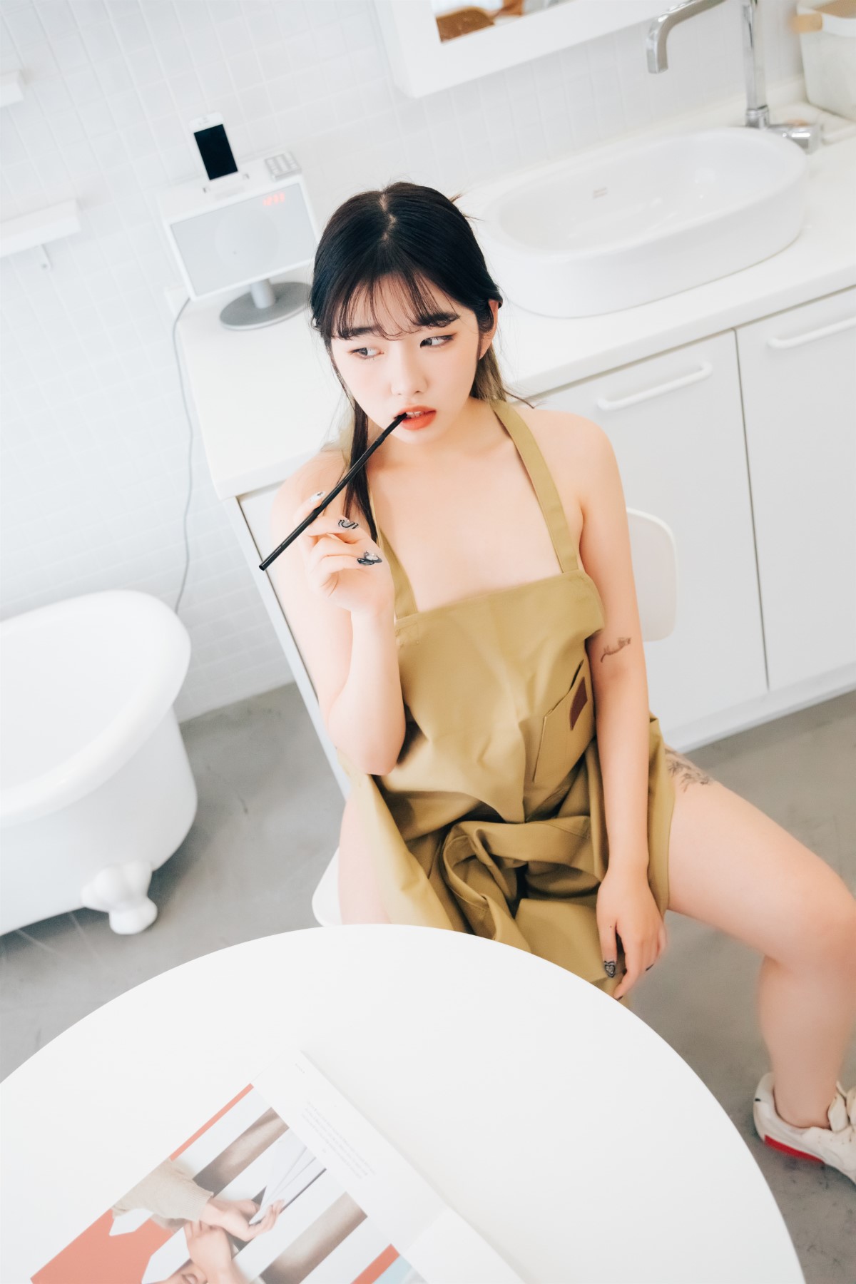 Loozy Sonson 손손 Nude Apron 0063 5870794893.jpg