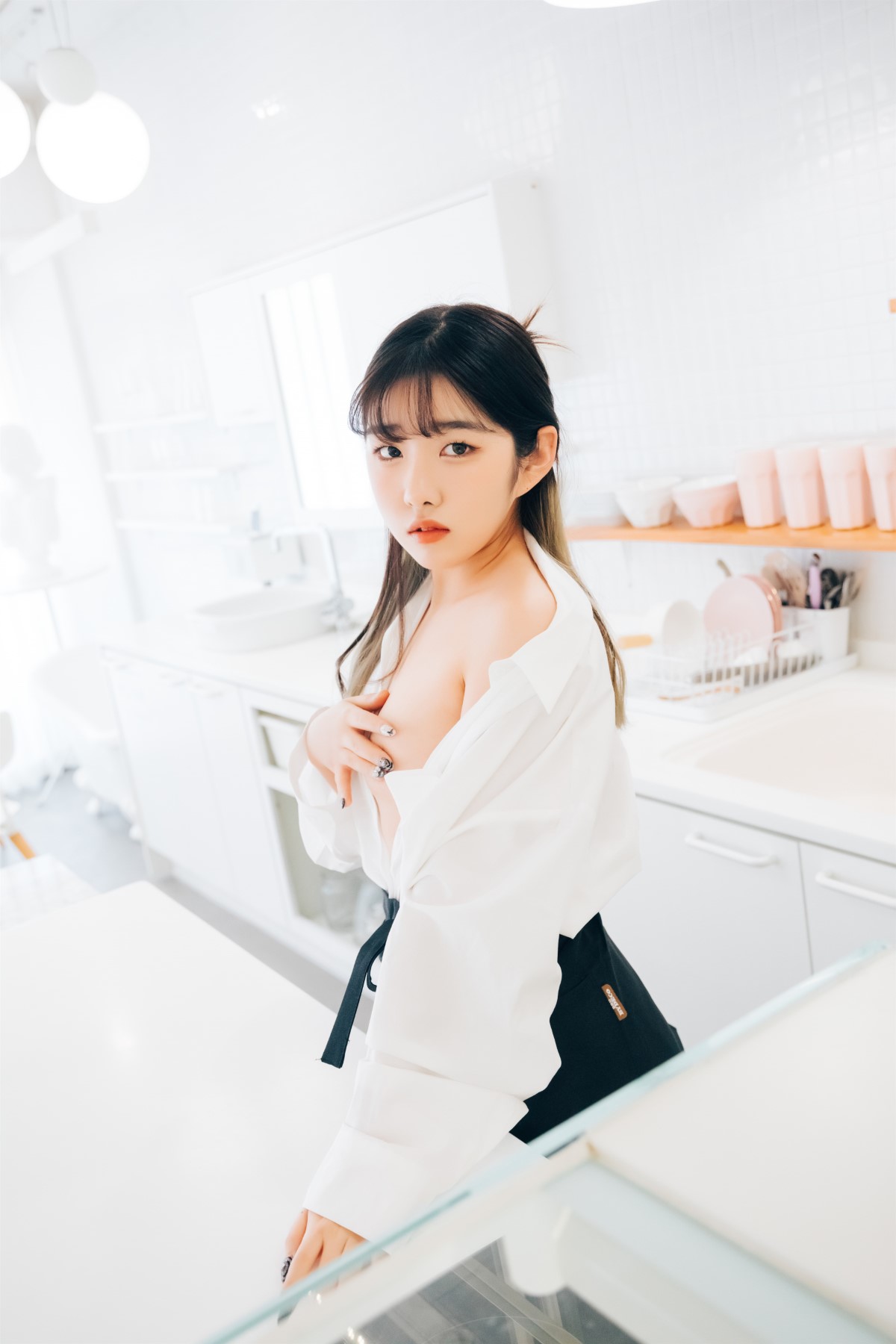 Loozy Sonson 손손 Nude Apron 0094 0084989657.jpg