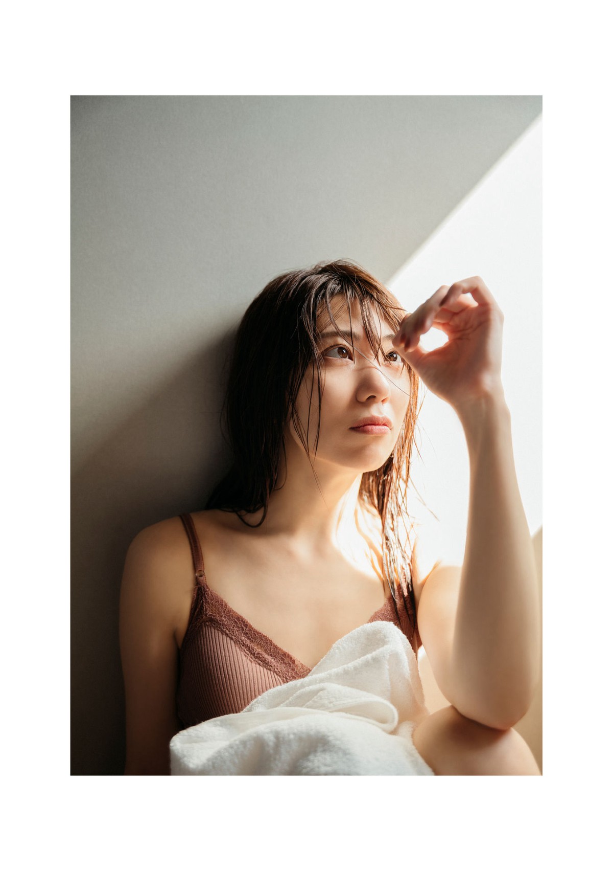 Photobook 2022 09 30 Aika Yamagishi 山岸逢花 Torarechi 0021 9360457033.jpg