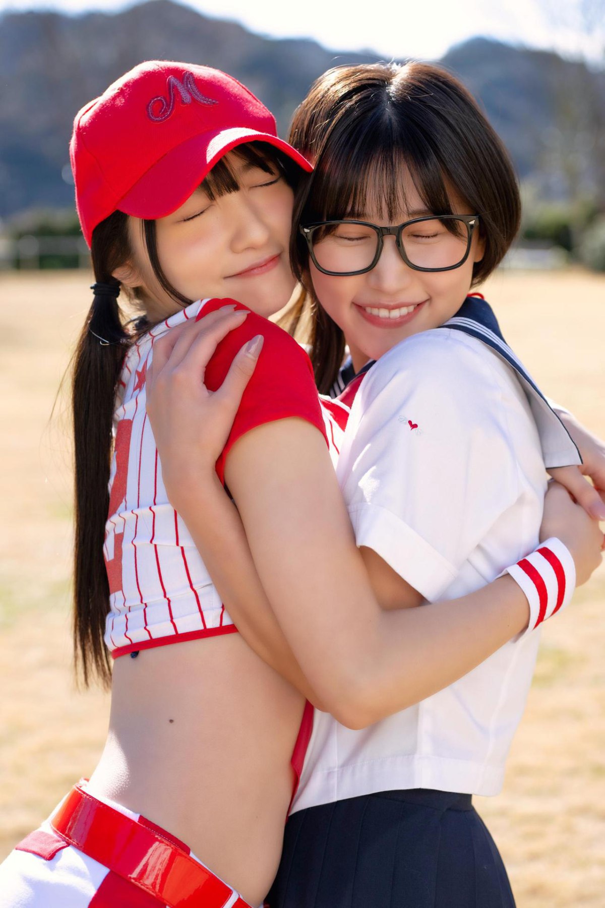 Photobook 2022 10 15 Yuna Nogi 乃木結夢 And Riru Asahina 朝比奈りる Girls 0009 4894913252.jpg