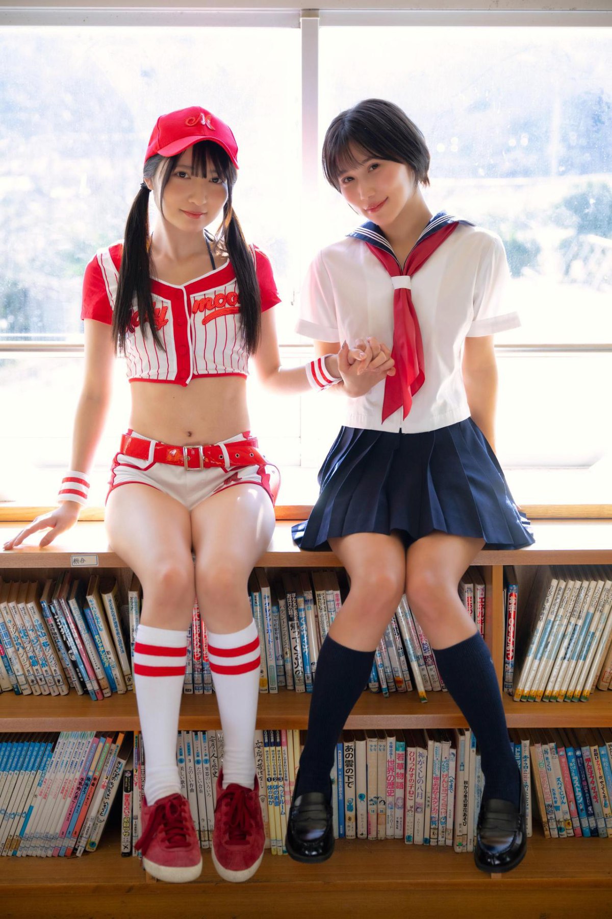 Photobook 2022 10 15 Yuna Nogi 乃木結夢 And Riru Asahina 朝比奈りる Girls 0012 7822261470.jpg