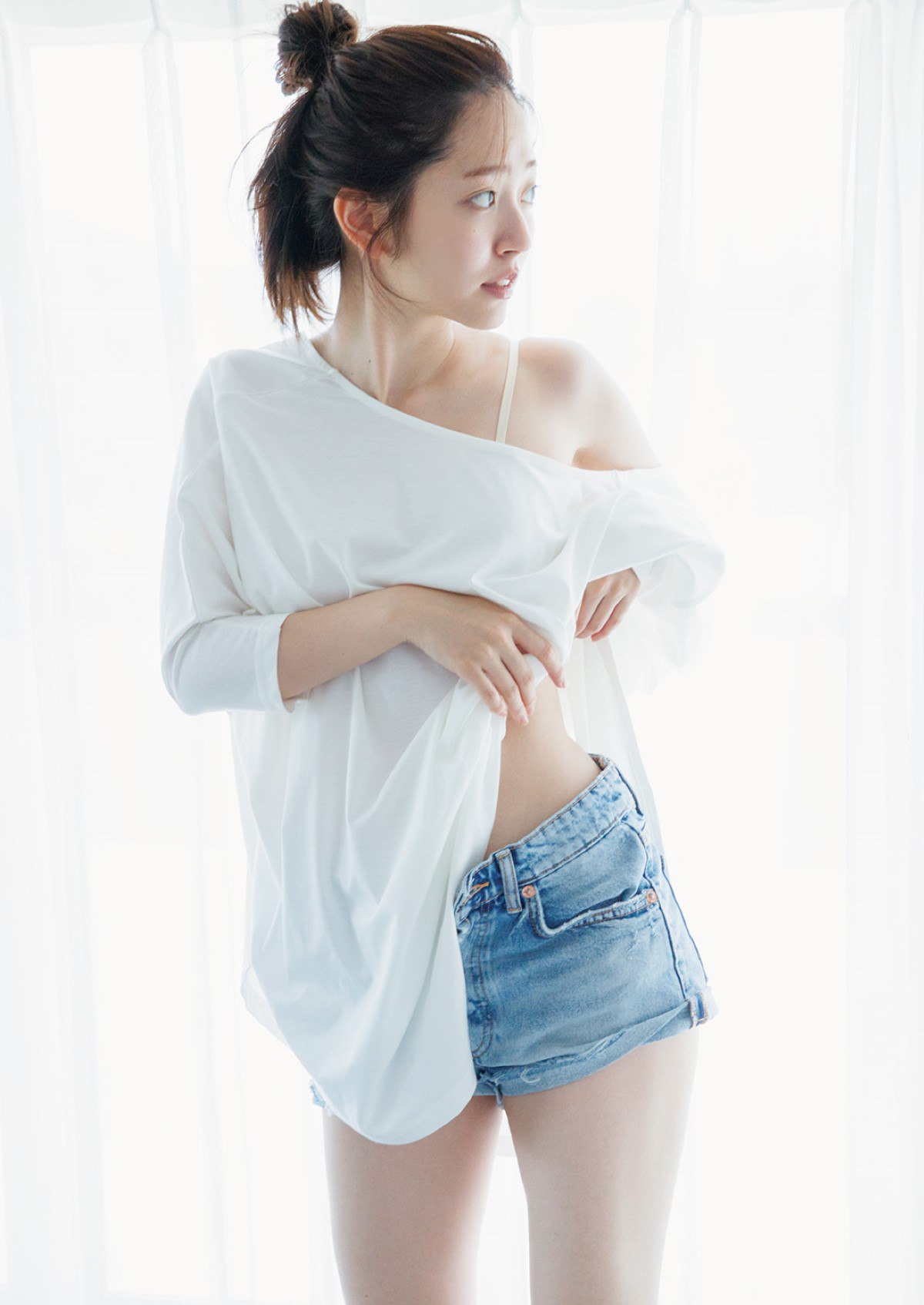 Photobook 2022 11 17 Airi Suzuki 鈴木愛理 Nectar 0025 2333023413.jpg