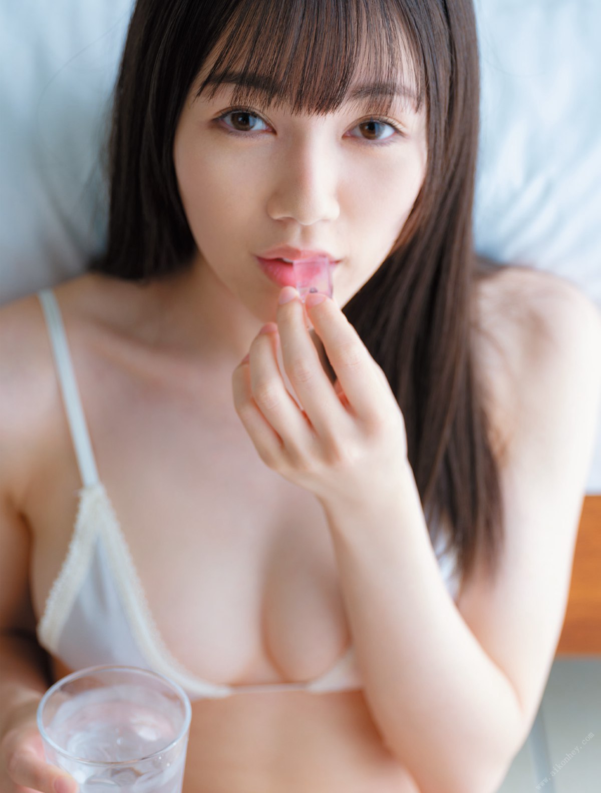 Photobook Remu Suzumori 涼森れむ Photo Collection Asa Geisha Sexy Actress 0049 8706243517.jpg