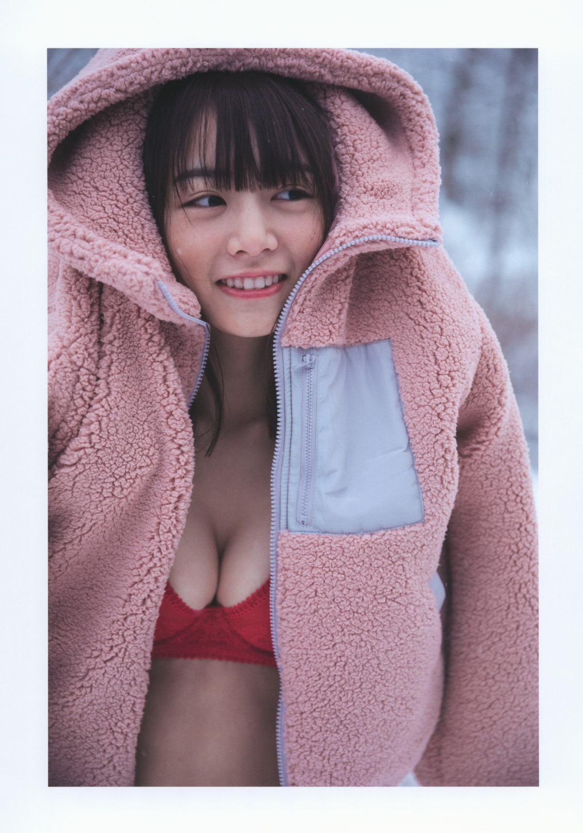 Photobook 2018 12 27 Hinako Kitano 北野日奈子 Nogizaka46 1st Photobook Air Color 0100 0794597434.jpg